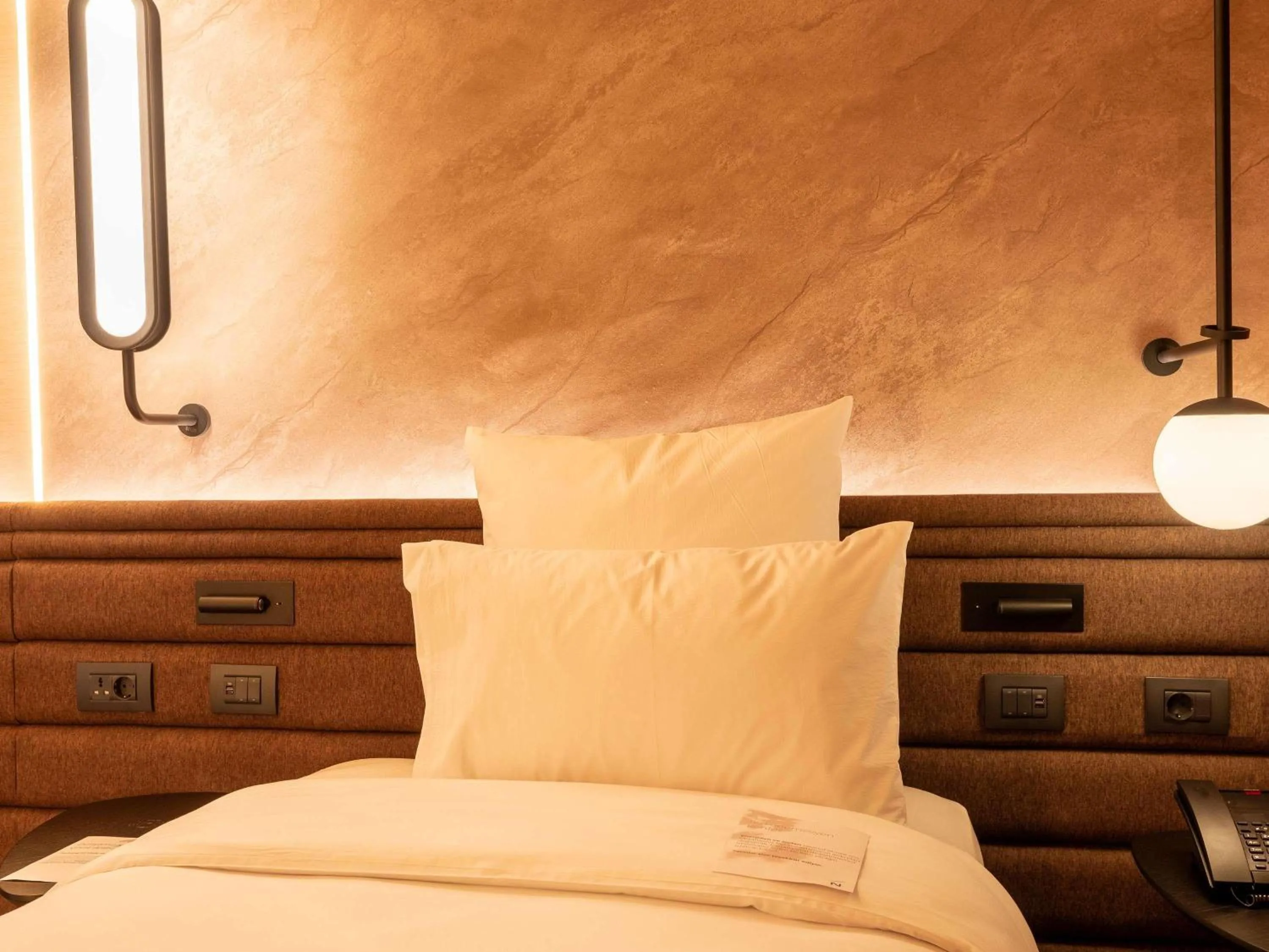 Bedroom, Bed in Novotel Istanbul Bomonti