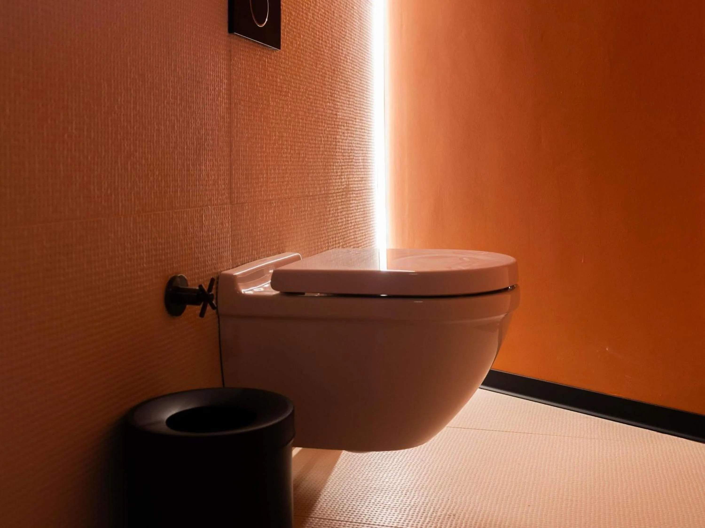 Bedroom in Novotel Istanbul Bomonti