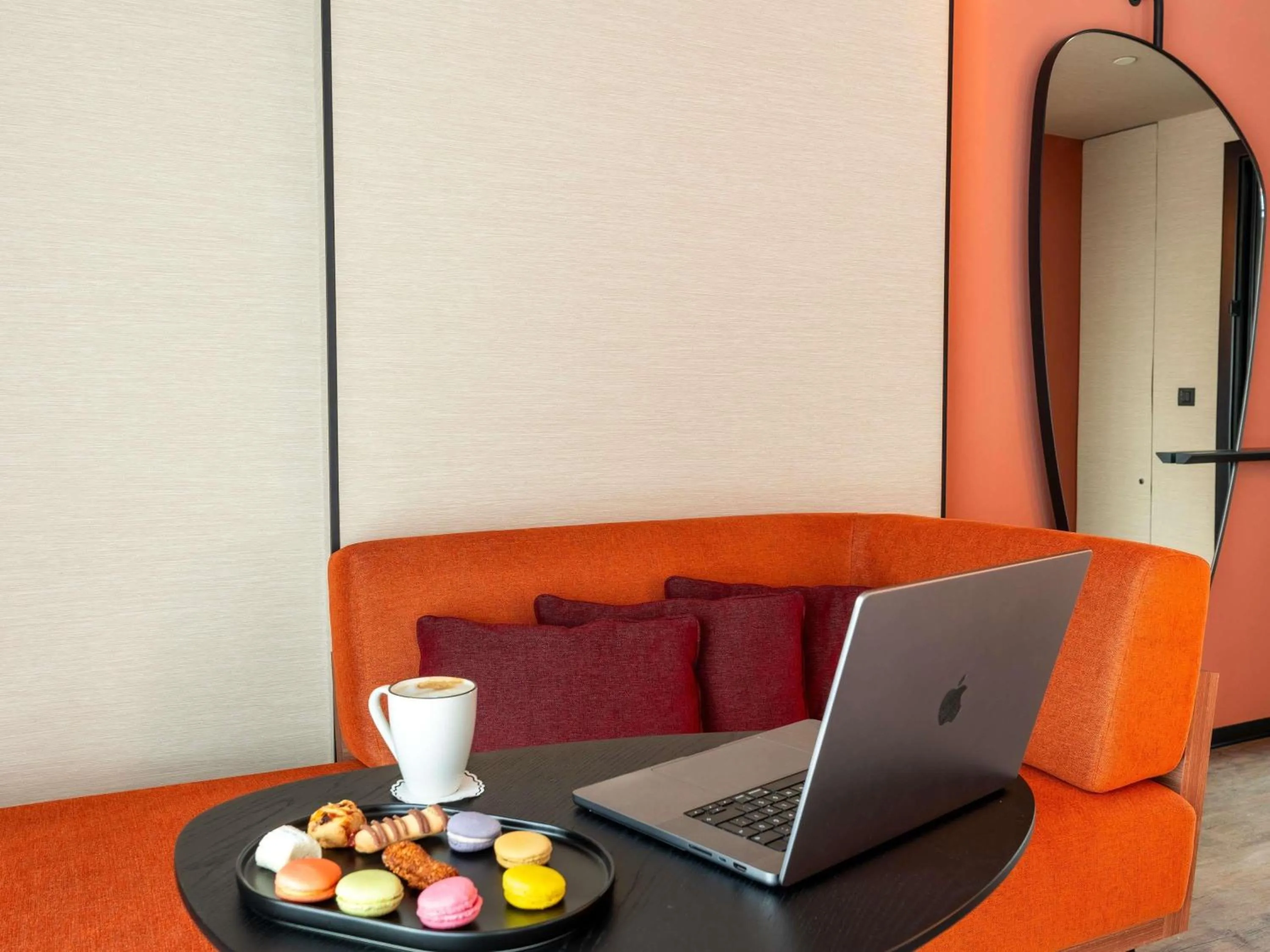 Bedroom in Novotel Istanbul Bomonti