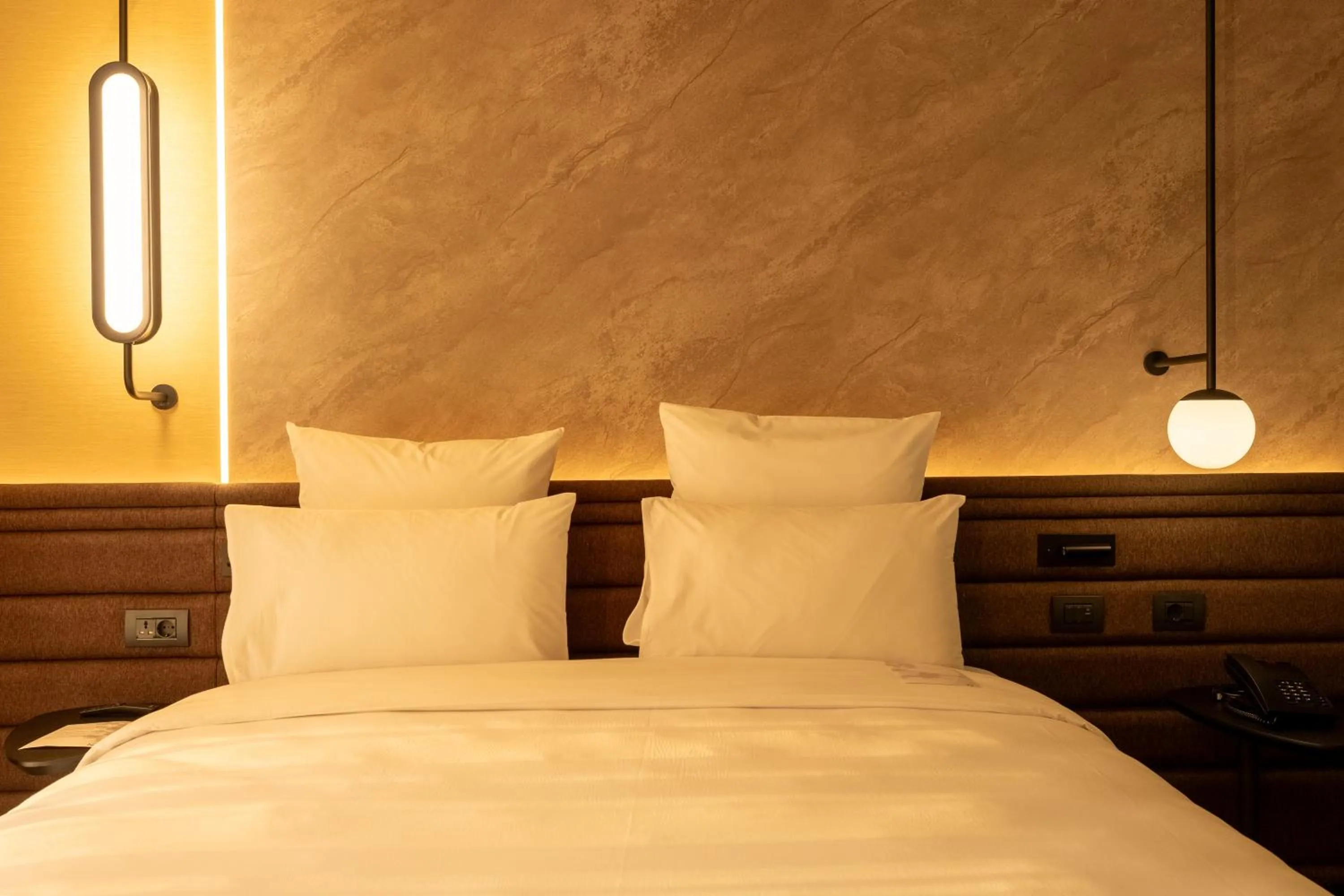 Bedroom, Bed in Novotel Istanbul Bomonti