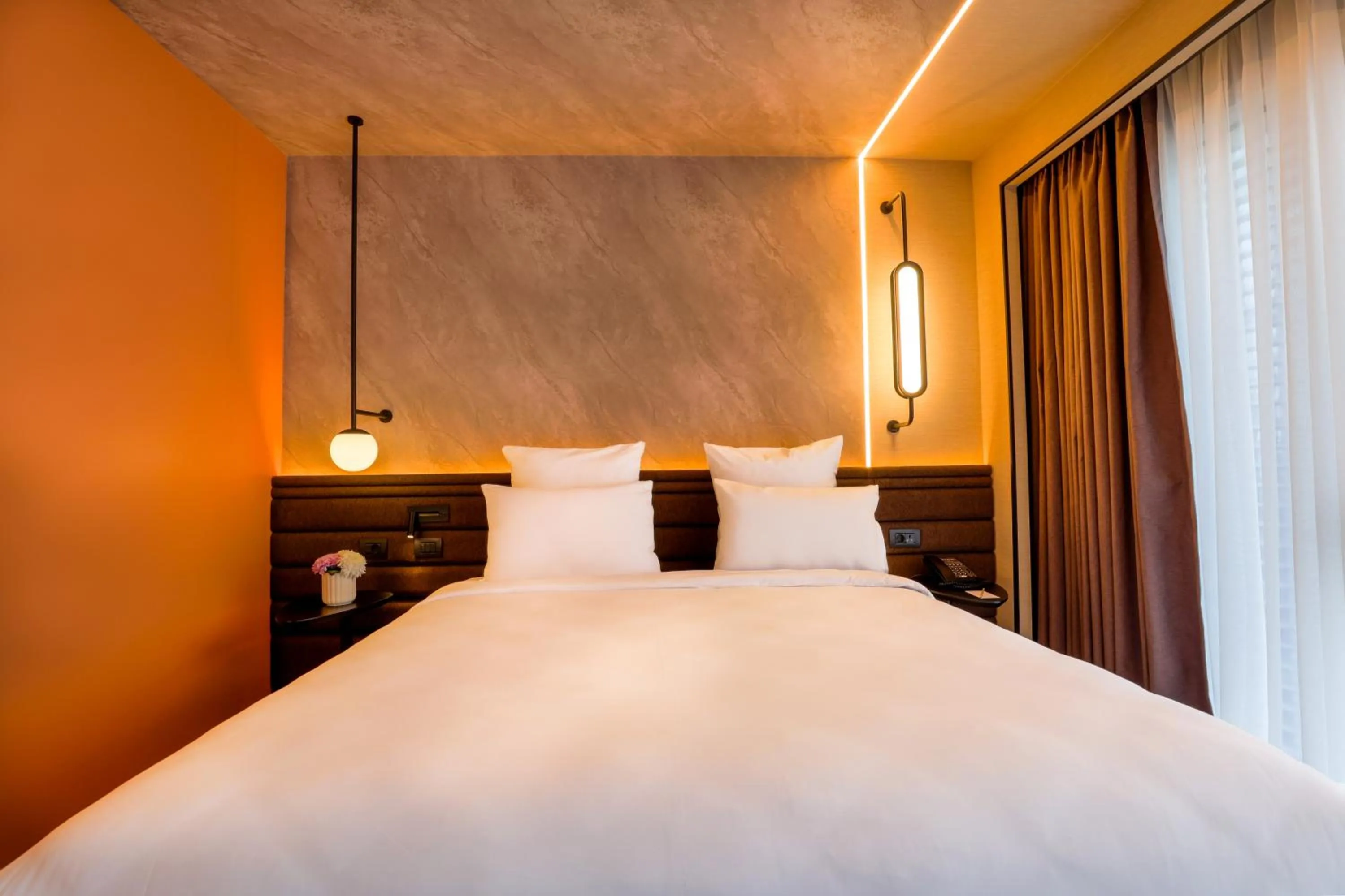 Bed in Novotel Istanbul Bomonti