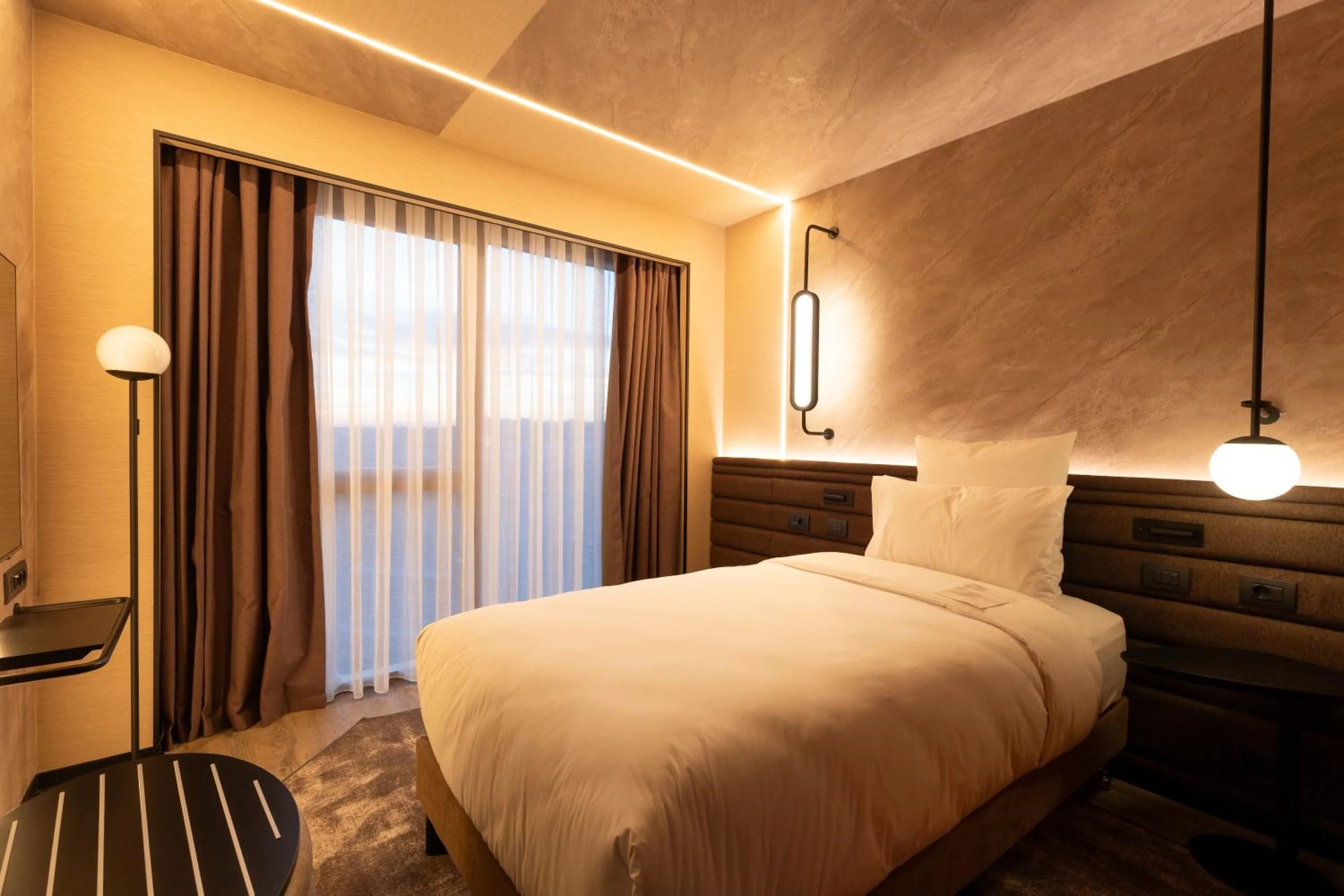 Bed in Novotel Istanbul Bomonti