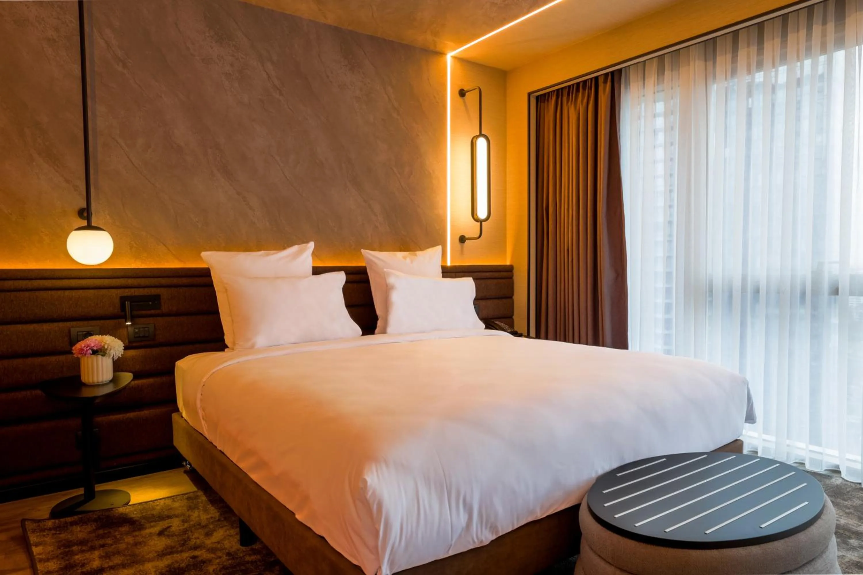 Bed in Novotel Istanbul Bomonti