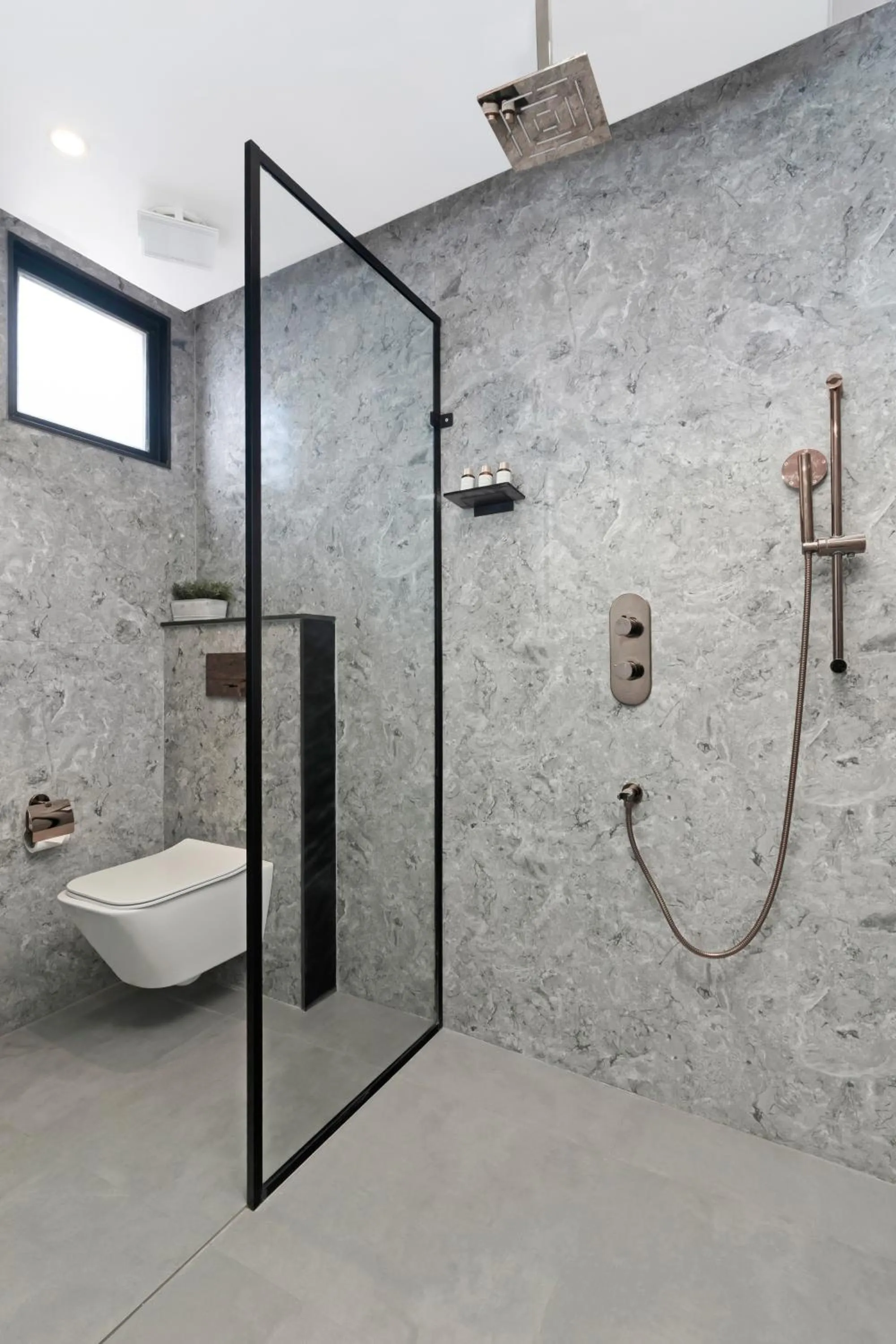 Bathroom in ZANA by the Ganges, Tapovan, Rishikesh