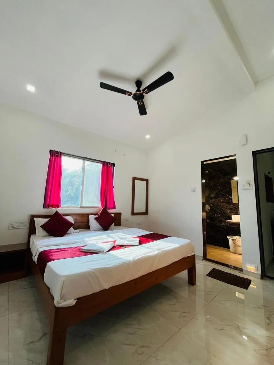 Photo of the whole room in Green Heaven River Side Resort and Villa