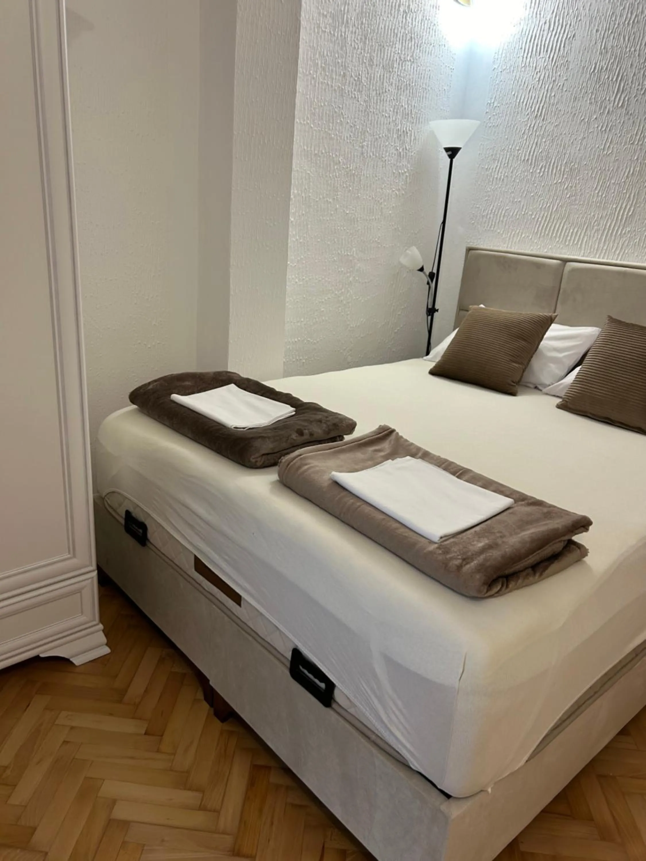 Bedroom, Bed in Apartments Dijana