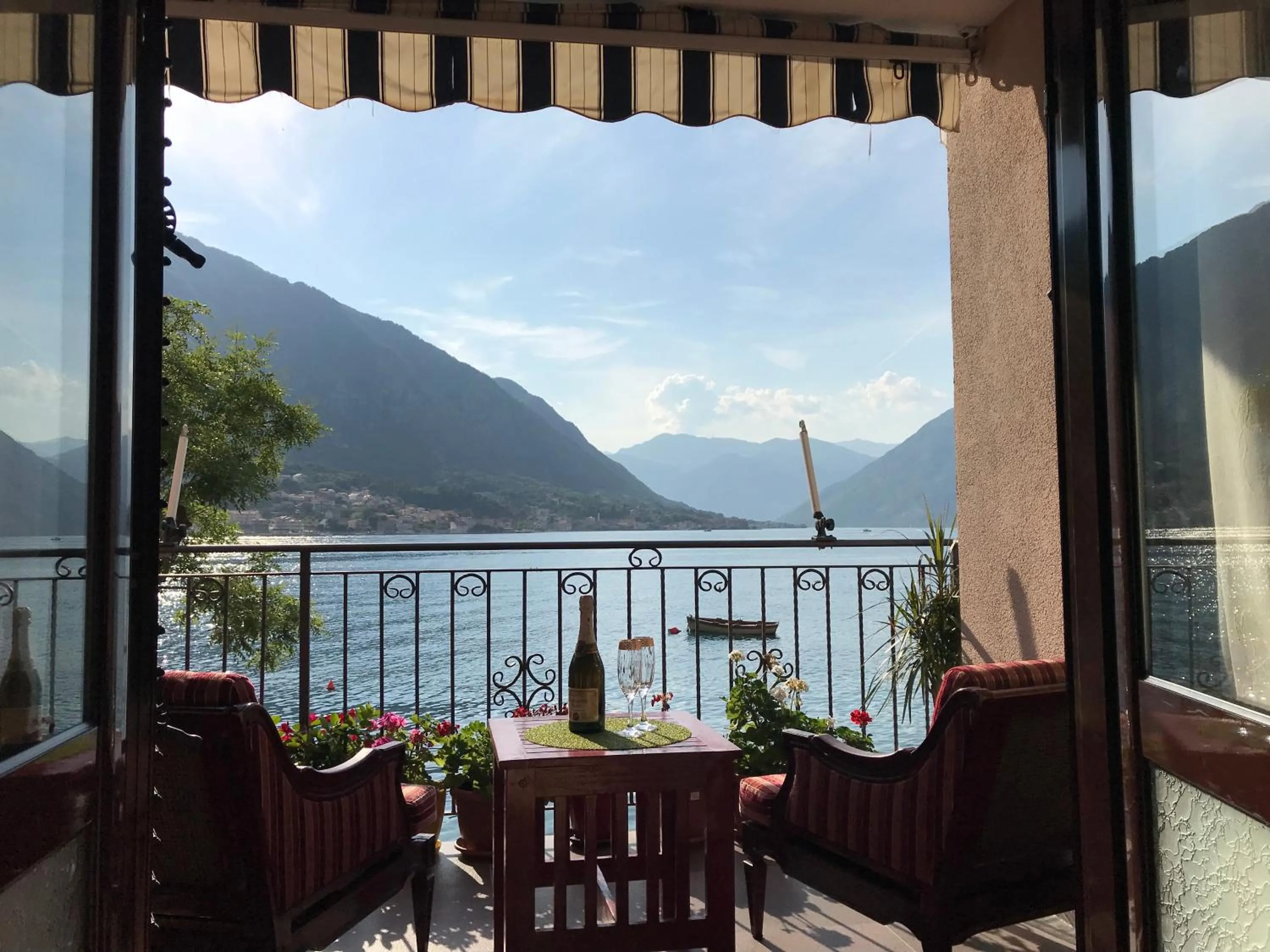 Restaurant/places to eat in Apartments Dijana