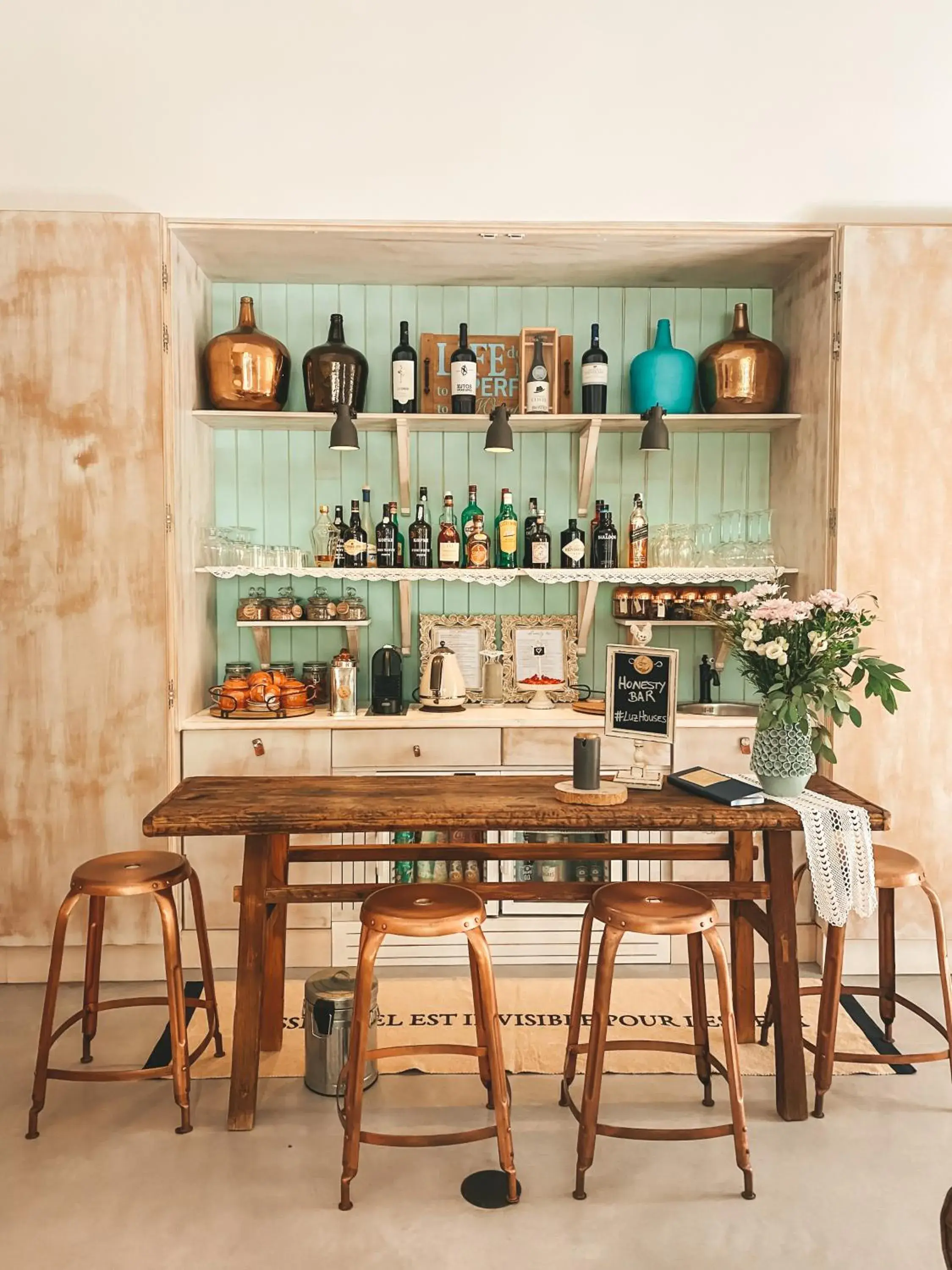 Lounge or bar in Luz Charming Houses Lounge or bar in Luz Charming Houses