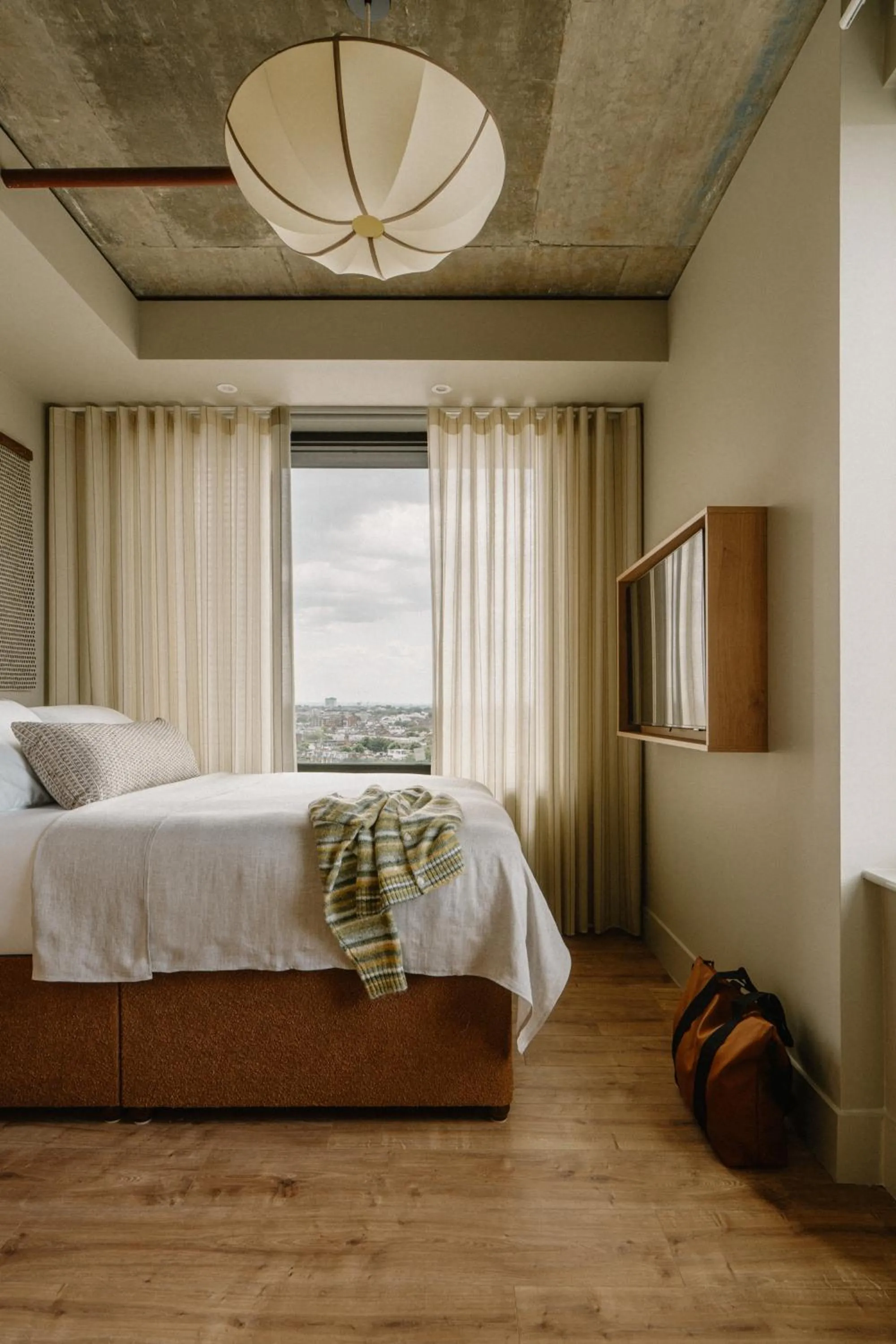 Bedroom, Bed in Mason & Fifth, Westbourne Park