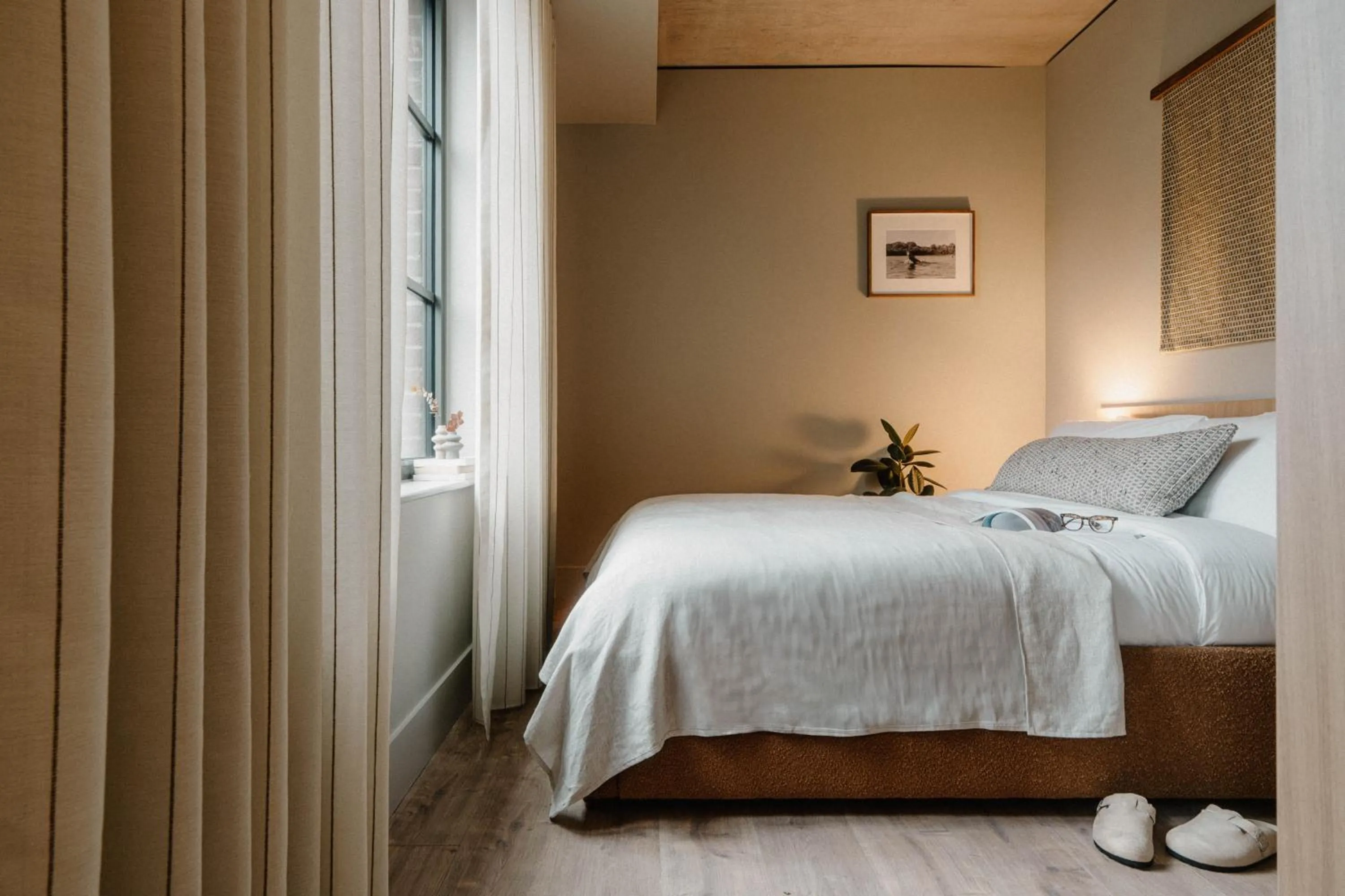 Bed in Mason & Fifth, Westbourne Park