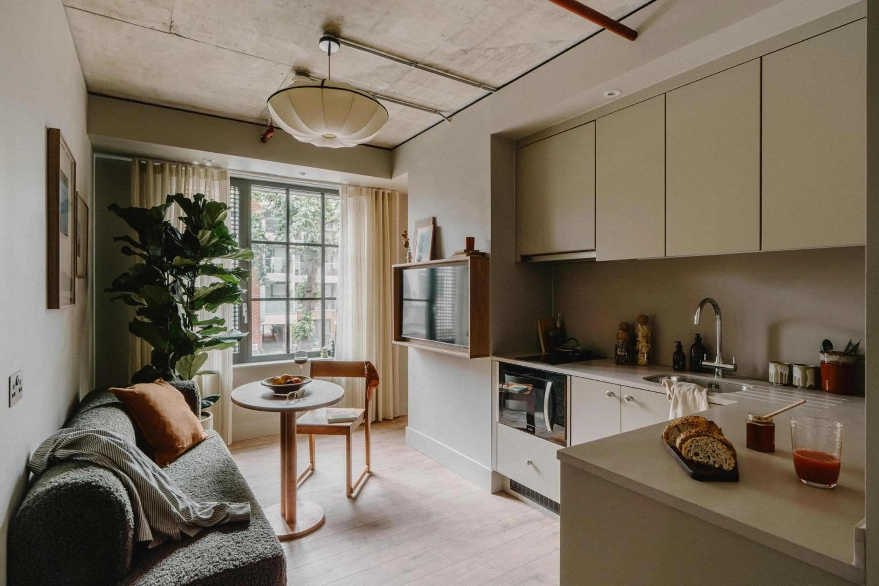 Coffee/tea facilities in Mason & Fifth, Westbourne Park