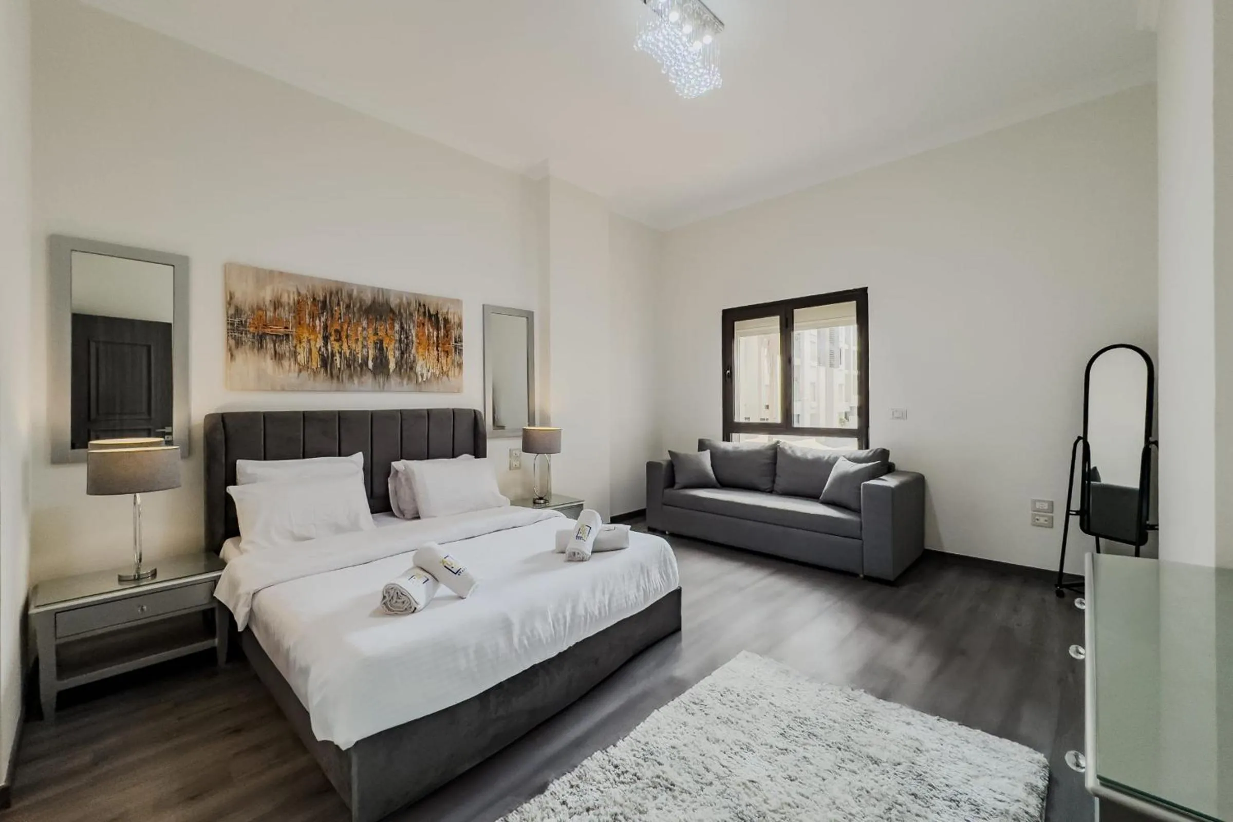 Trendy & Tidy 2BDR Apt 5 min To CAI Airport