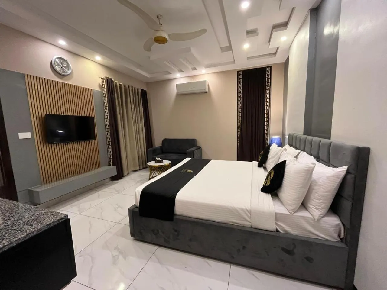 TV and multimedia, Bed in Palm tree suites