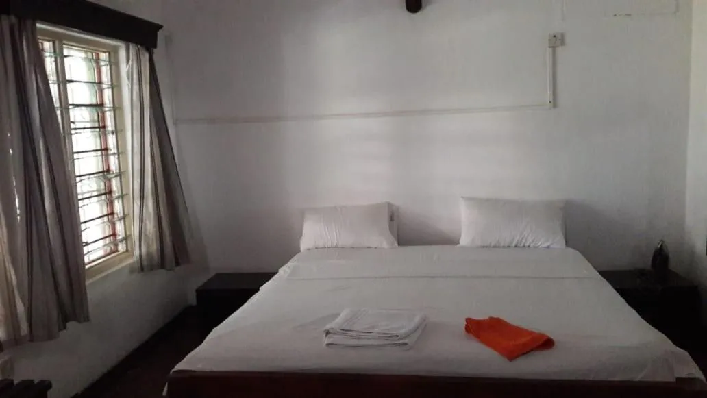 Bed in The New Big Tree Beach Resort