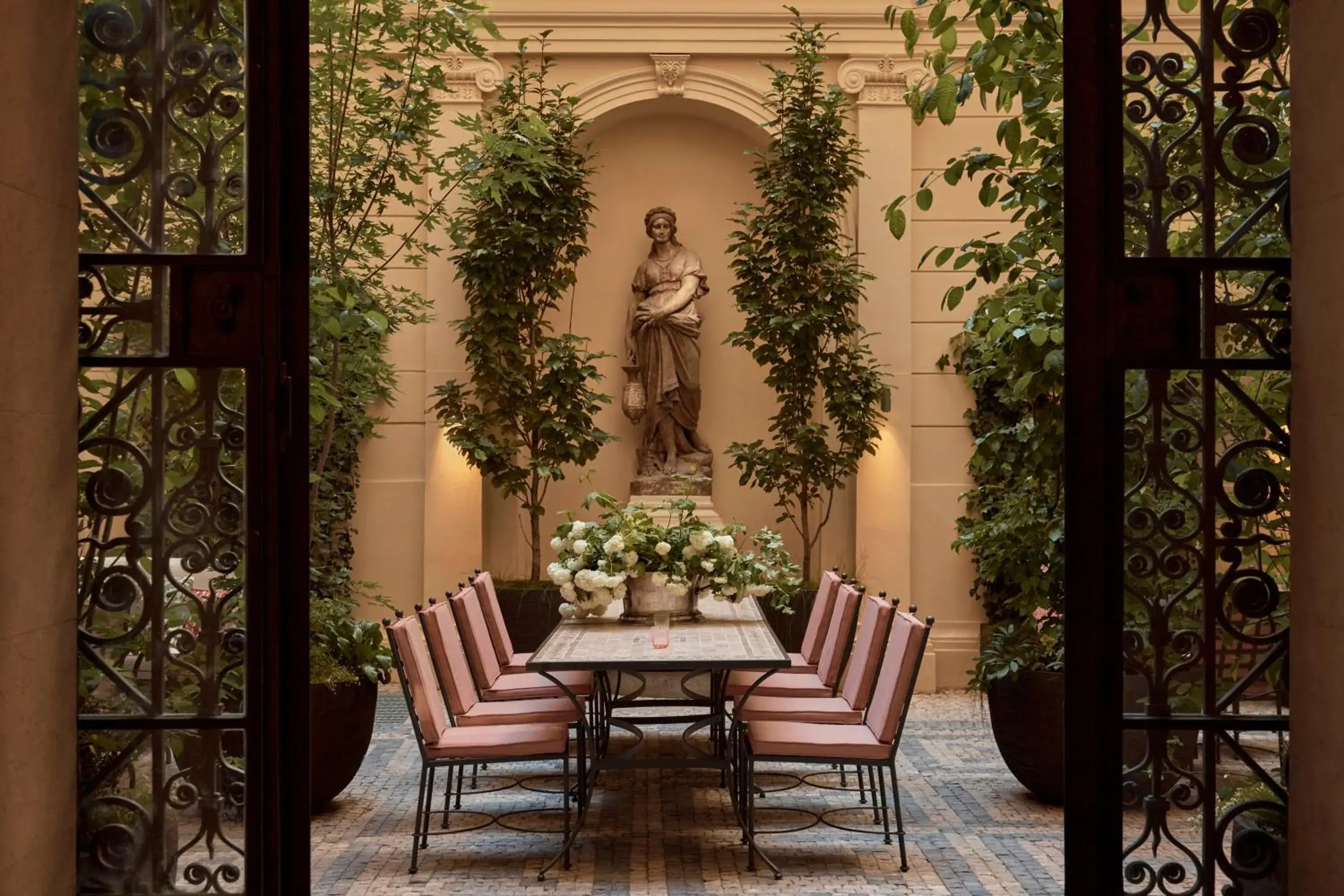 Sir Prague, part of Sircle Collection Sir Prague, part of Sircle Collection