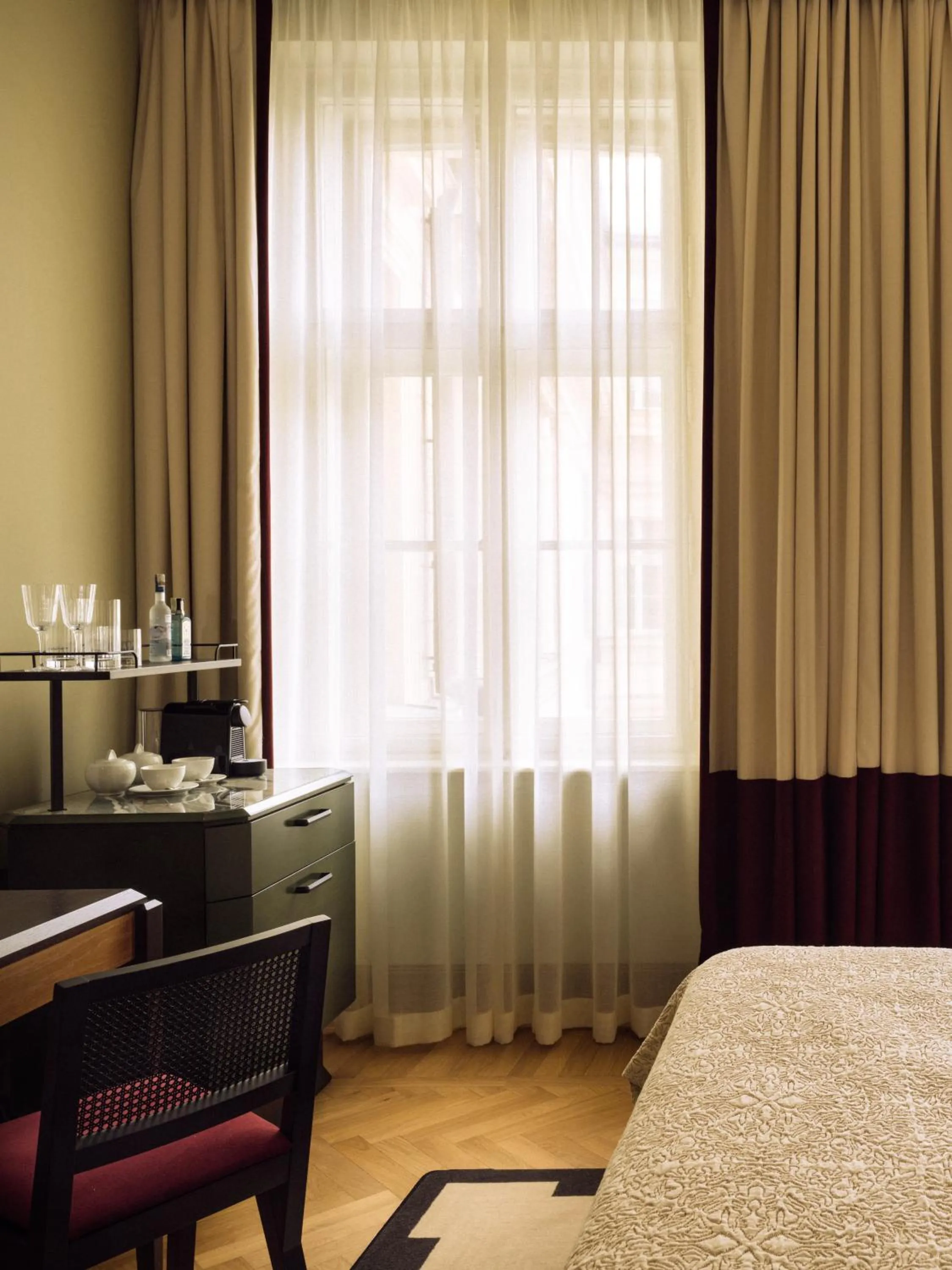 Bedroom, Bed in Sir Prague, part of Sircle Collection