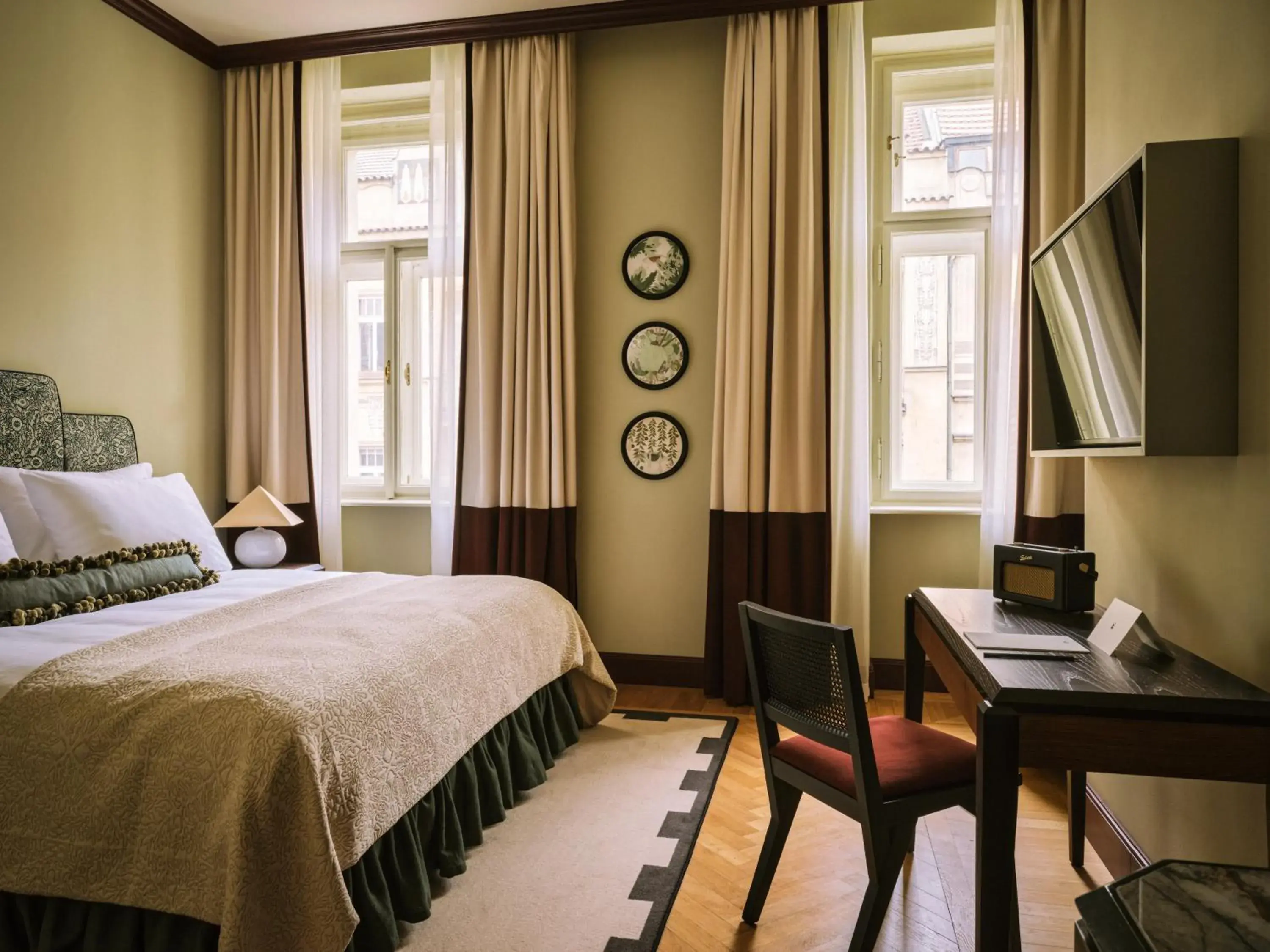 Bedroom, Bed in Sir Prague, part of Sircle Collection Bedroom, Bed in Sir Prague, part of Sircle Collection