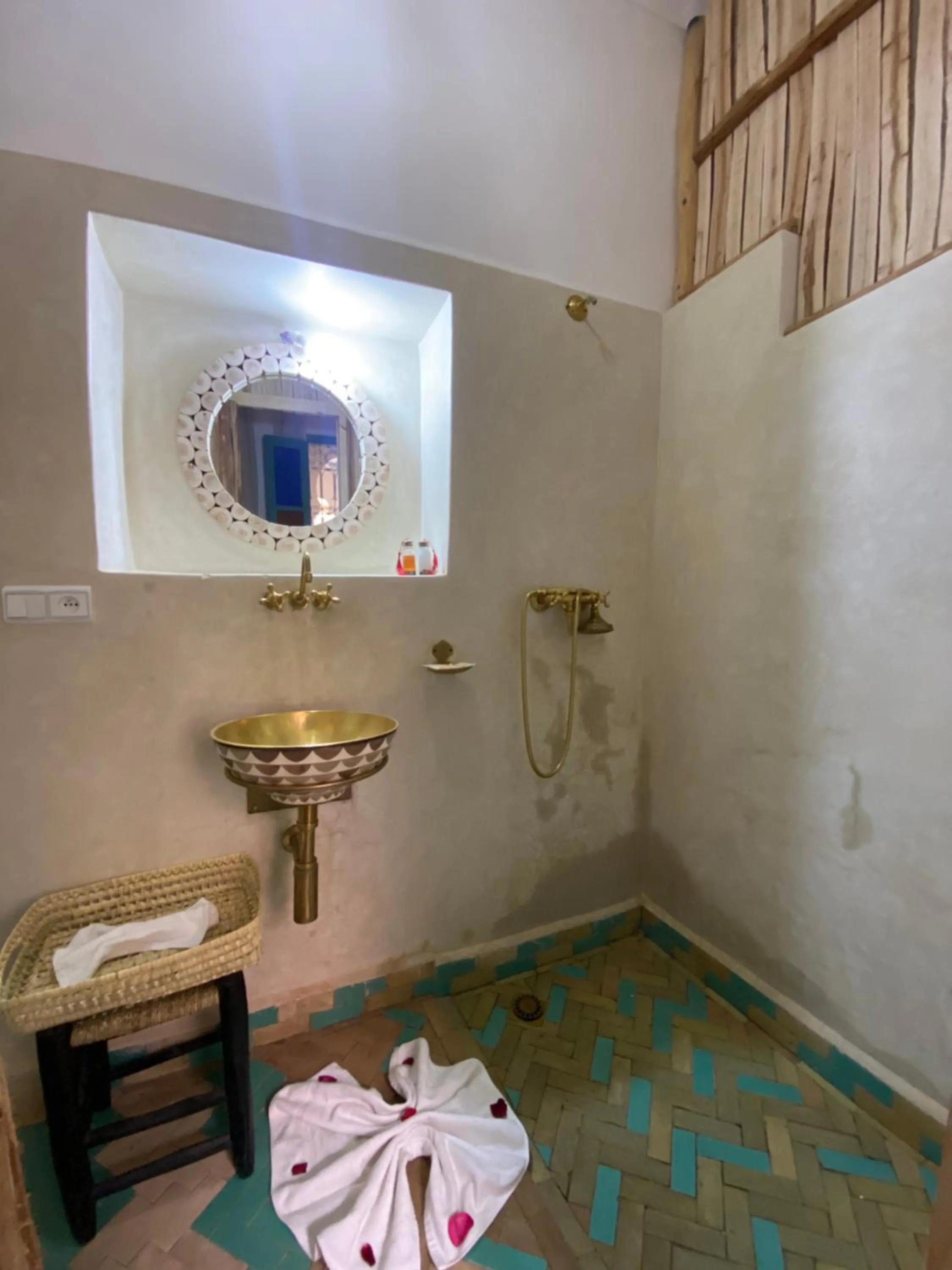 Shower in Riad Dar Khalti Privatisation