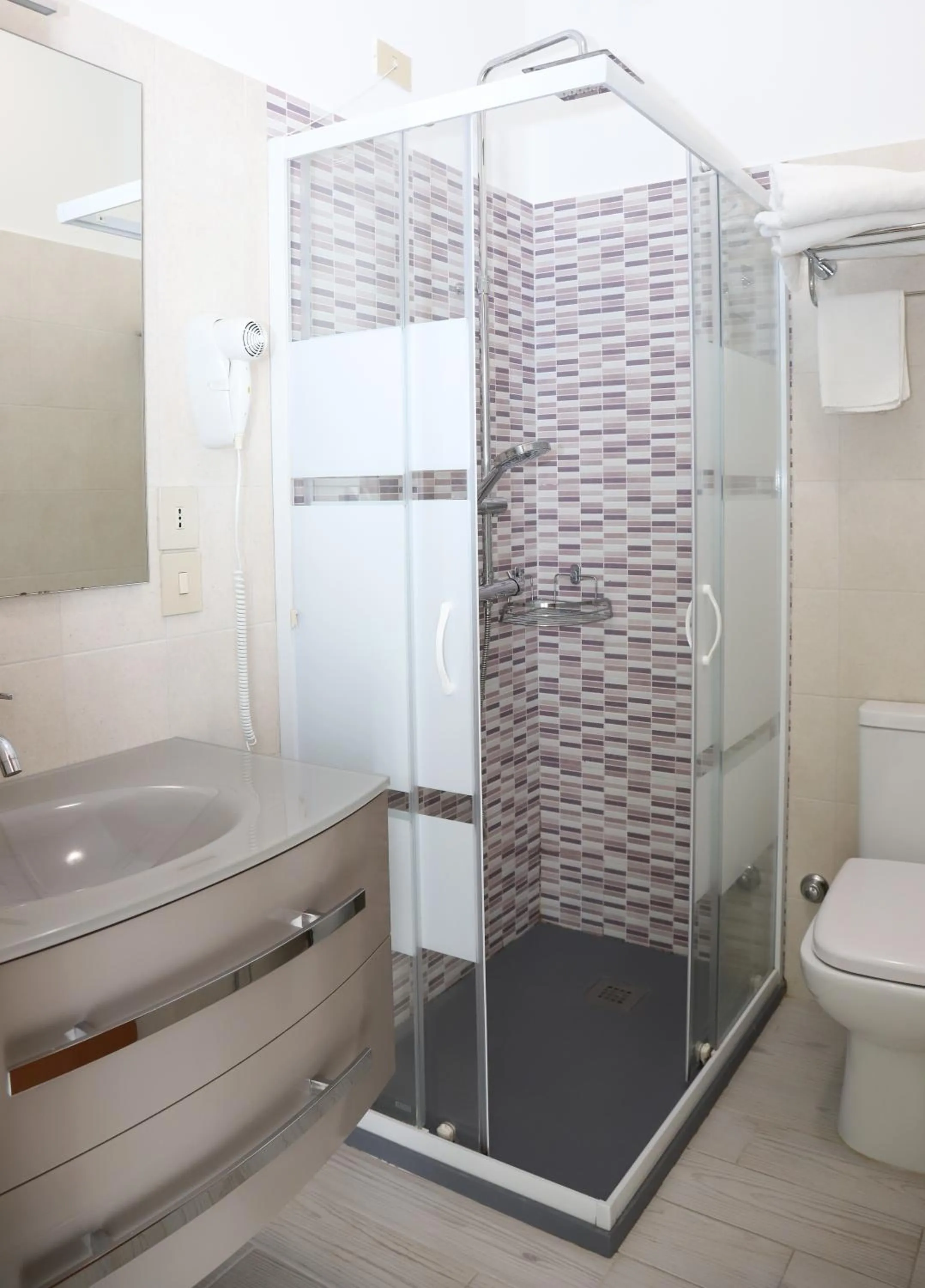 Shower in Hotel La Bussola