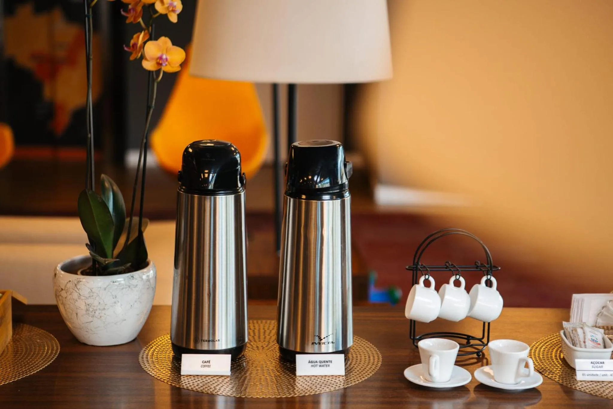 Coffee/tea facilities in Hotel 10 Blumenau