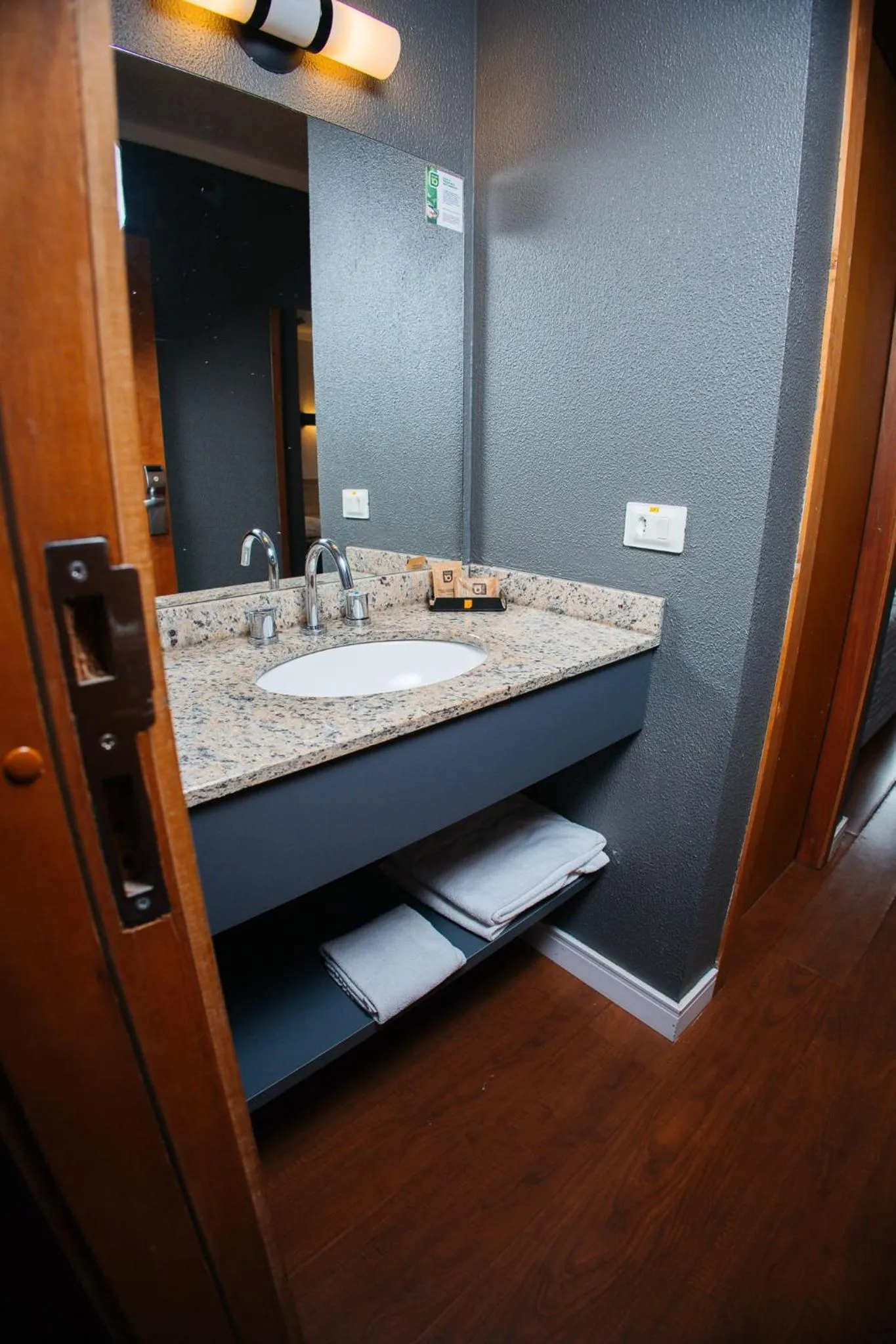 Bathroom in Hotel 10 Blumenau