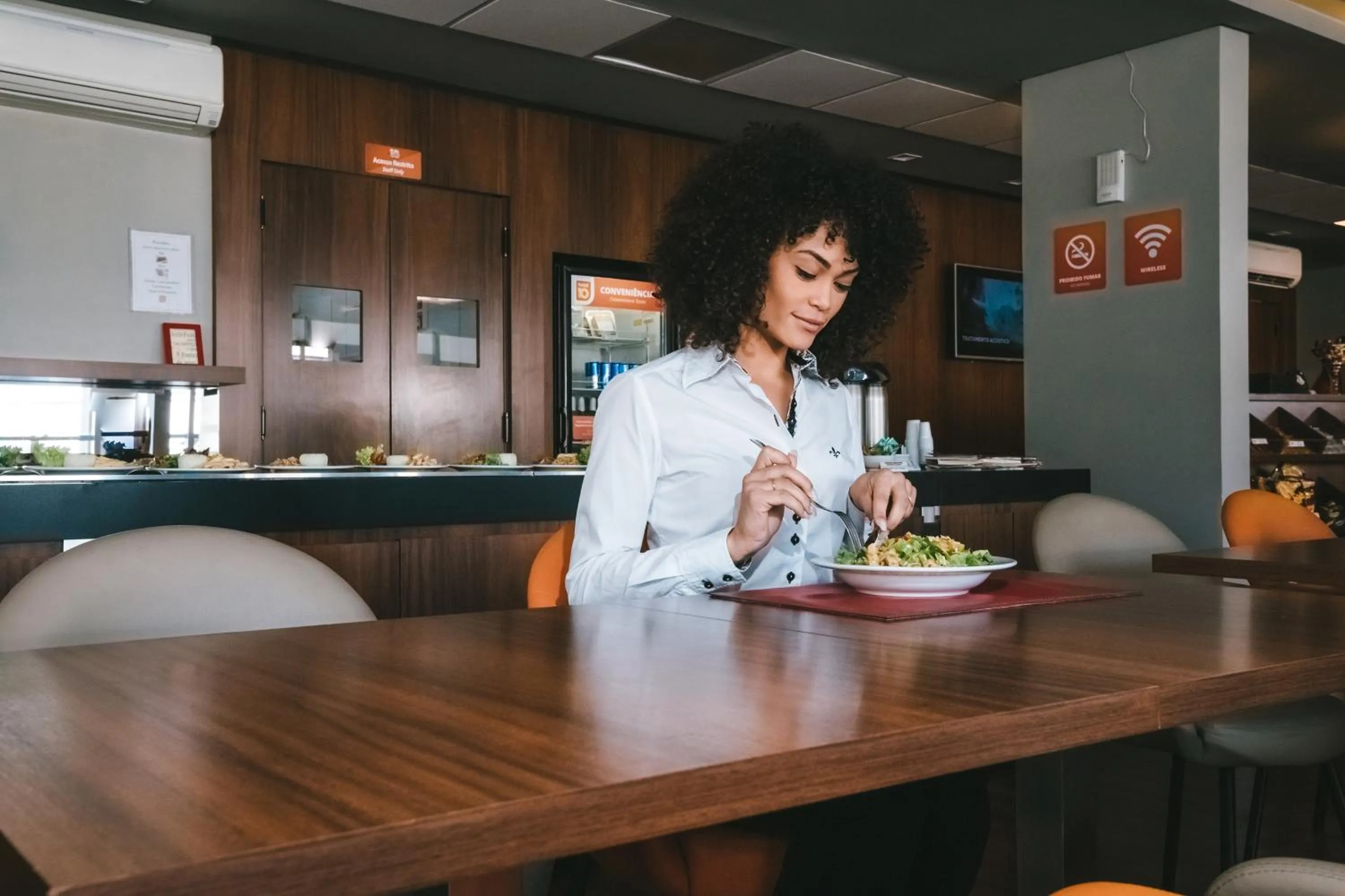 Restaurant/places to eat in Hotel 10 Blumenau