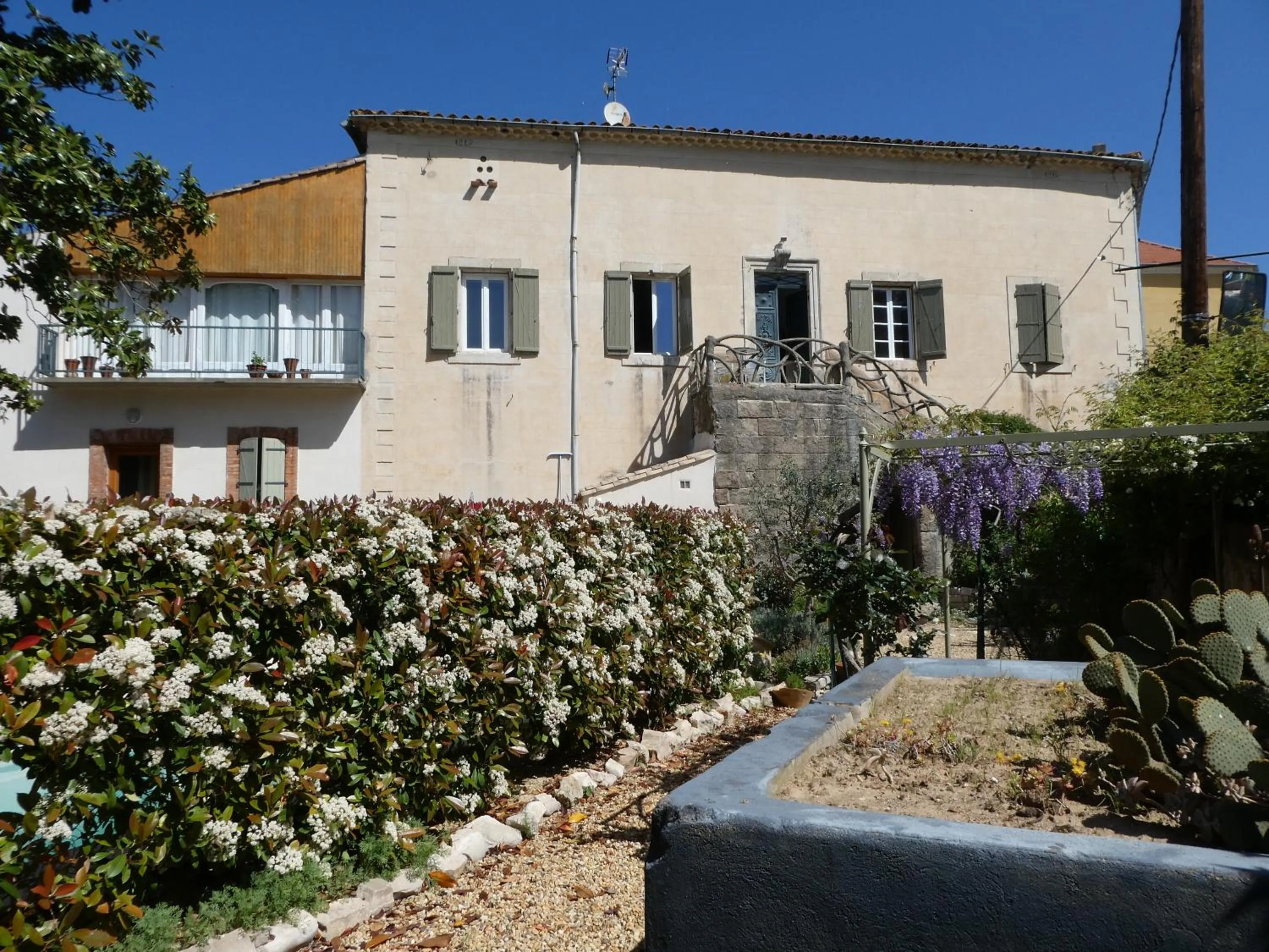 Facade/entrance in Clos du Magnolia
