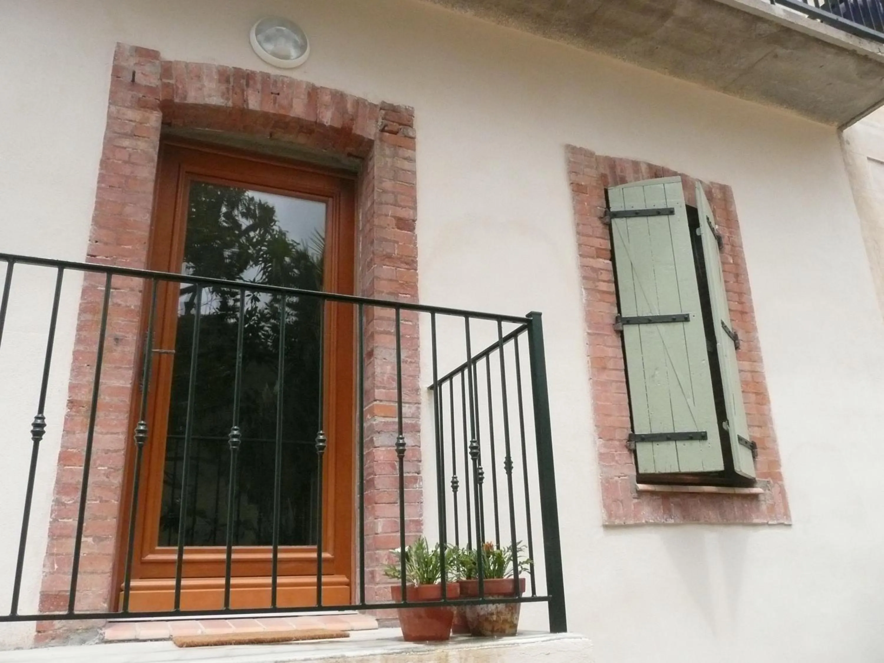 Facade/entrance in Clos du Magnolia