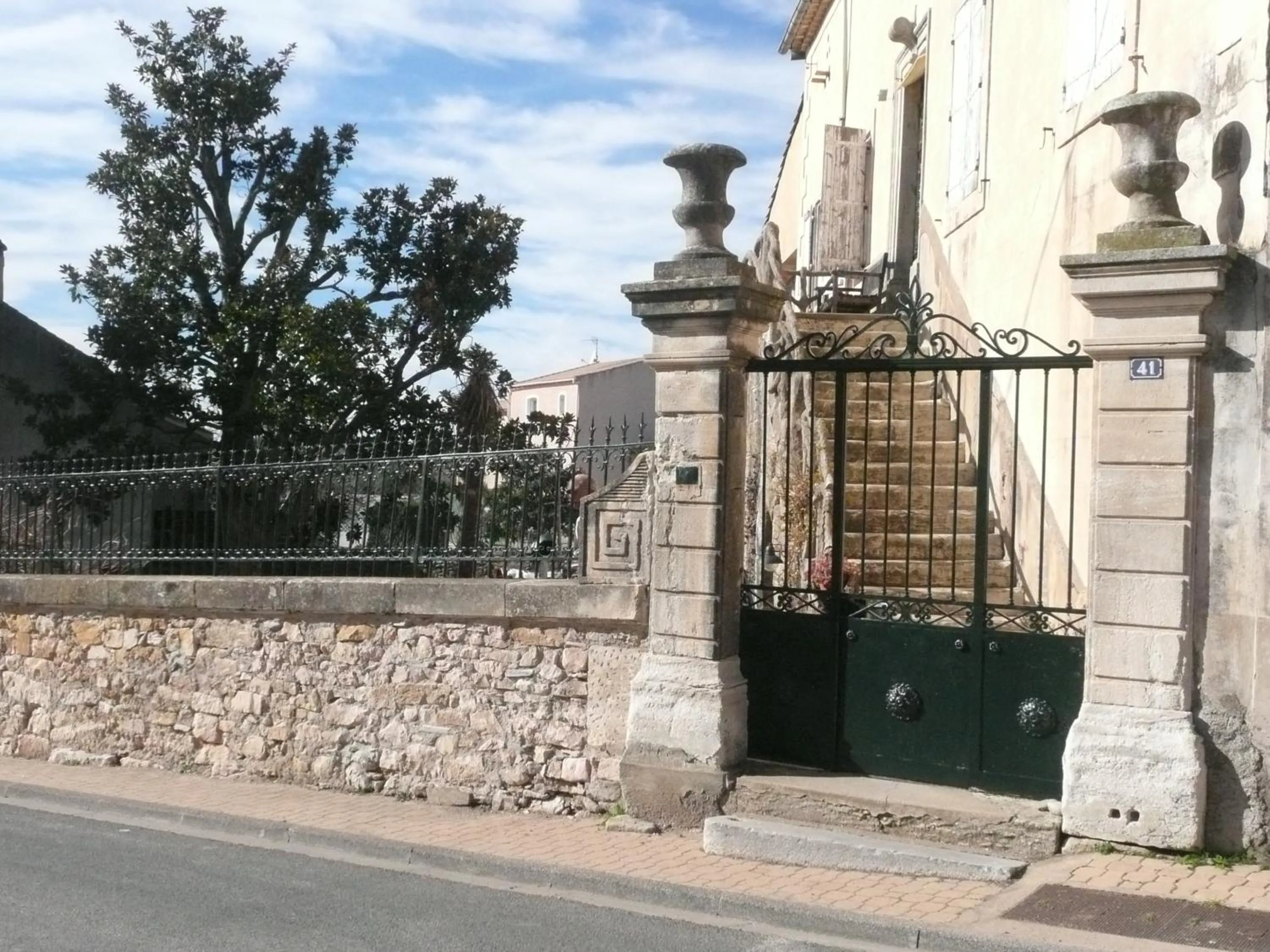 Facade/entrance in Clos du Magnolia
