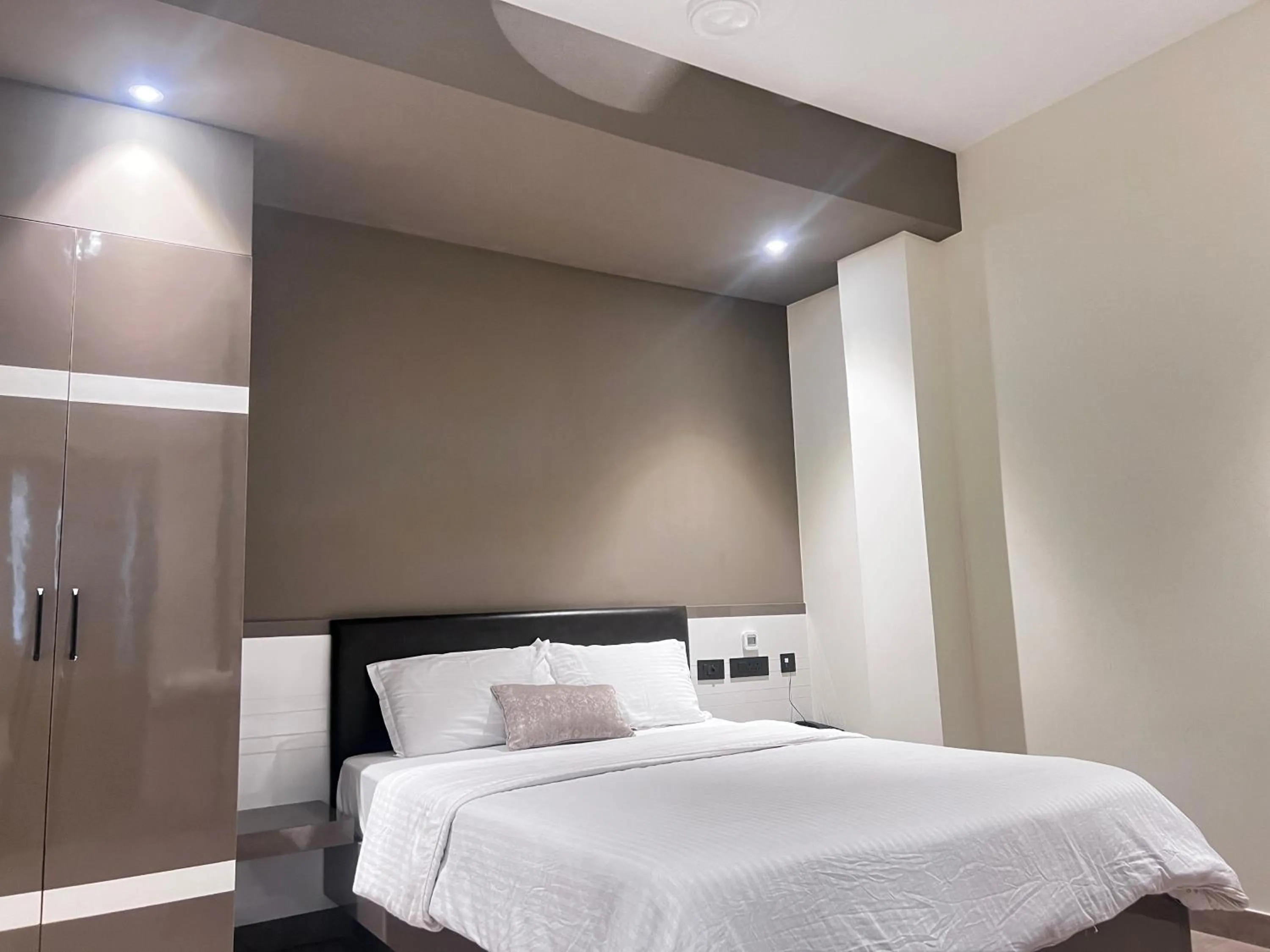 Bed in MAS Residency