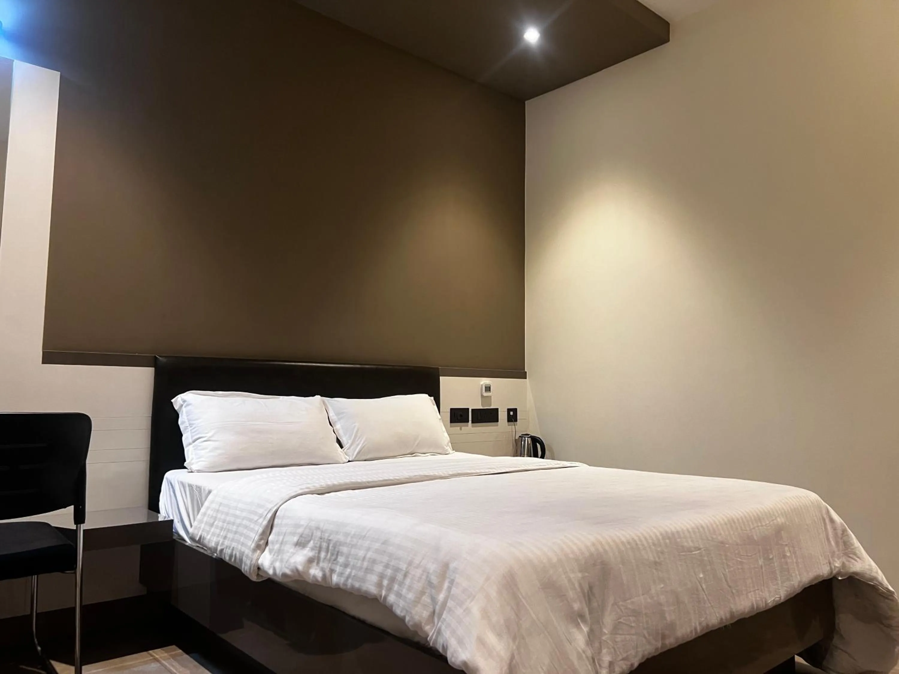 Bed in MAS Residency