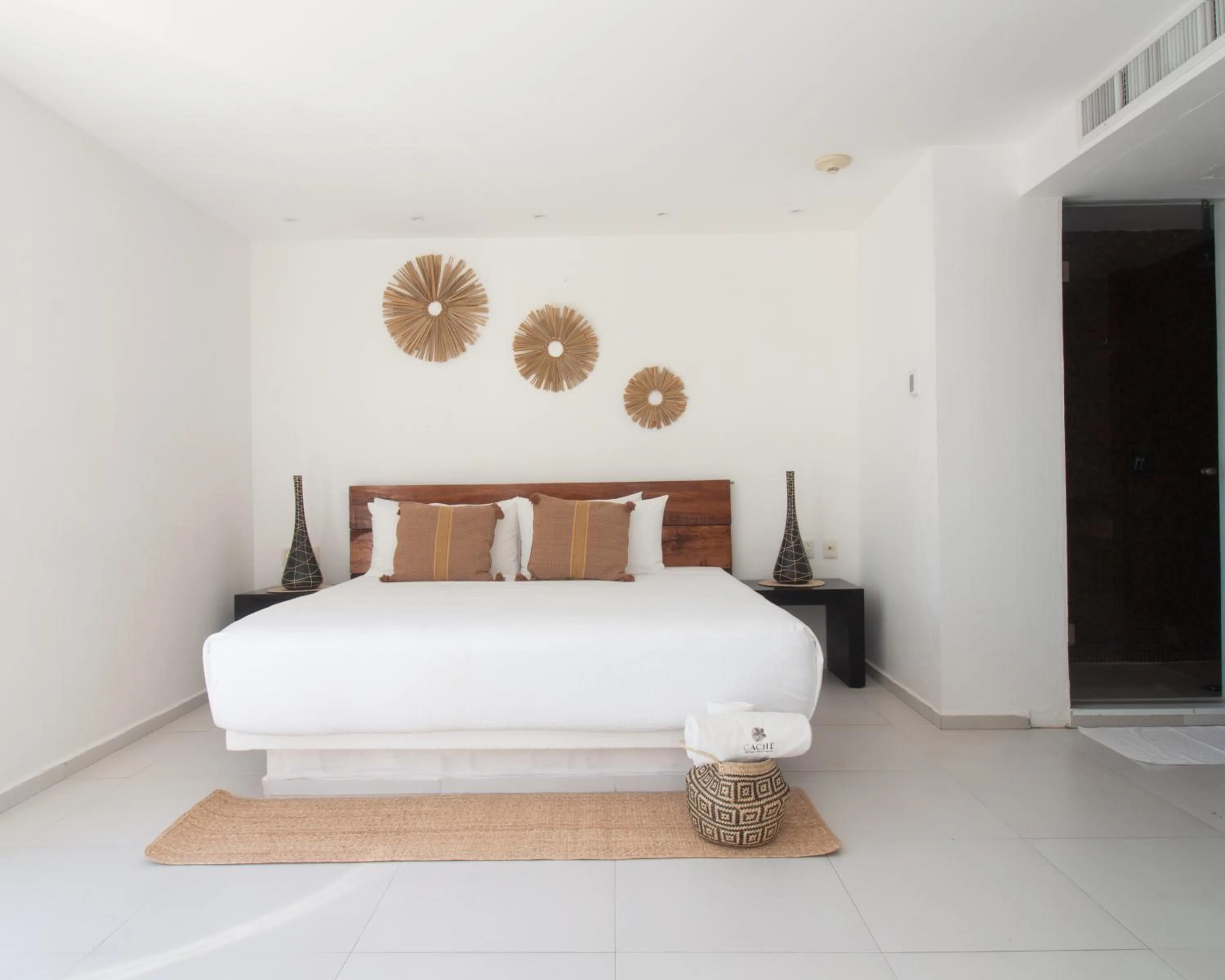 Bed in Cache Hotel Boutique - Adults Only