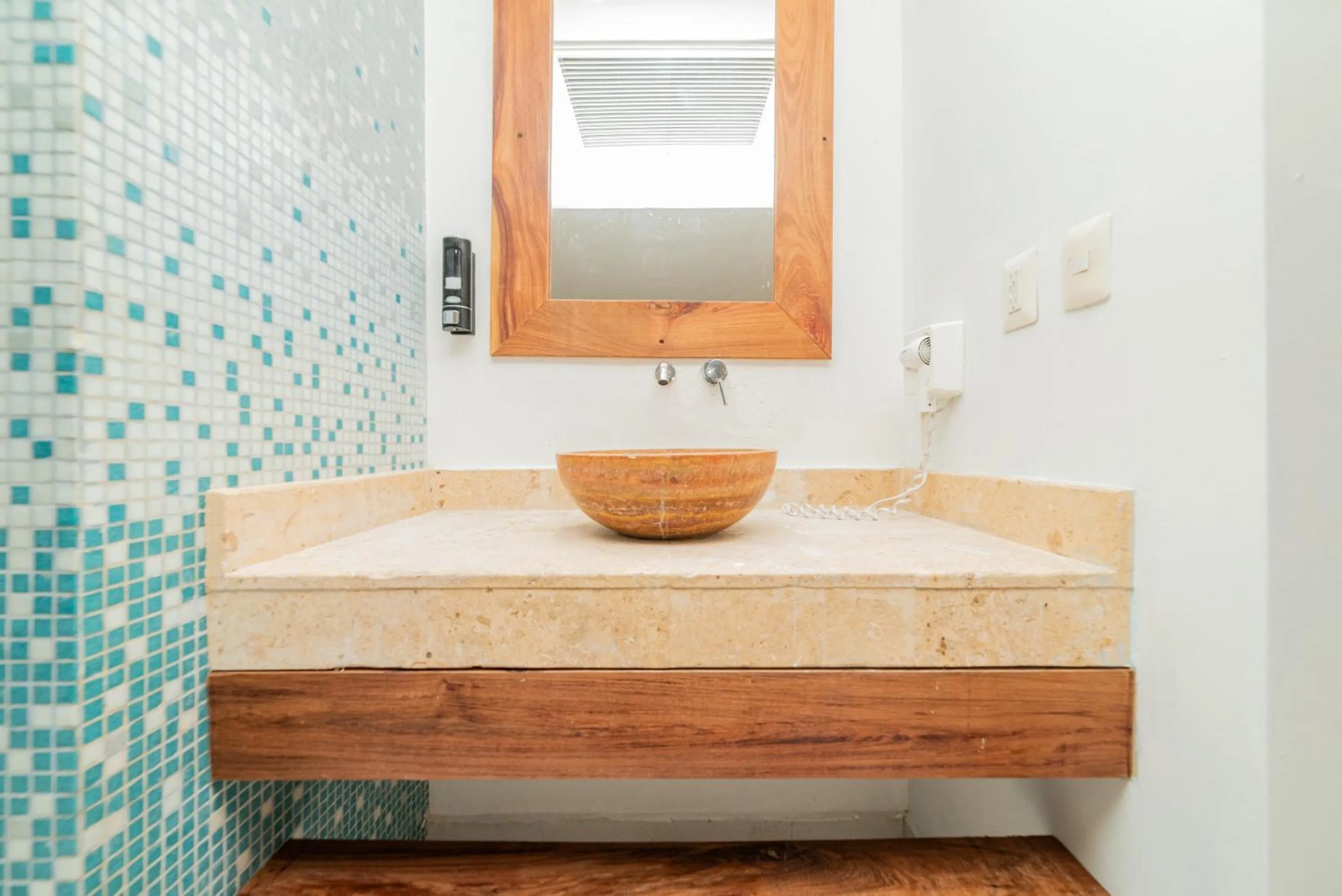 Bathroom, Bed in Cache Hotel Boutique - Adults Only