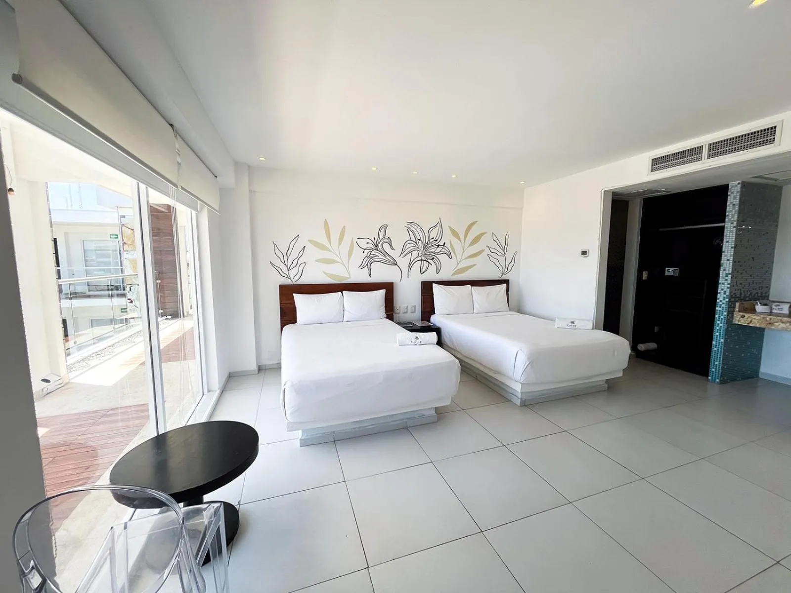 Photo of the whole room, Bed in Cache Hotel Boutique - Adults Only