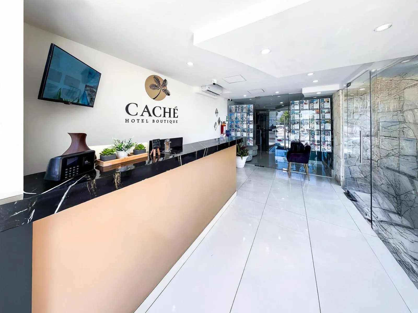 Lobby or reception in Cache Hotel Boutique - Adults Only