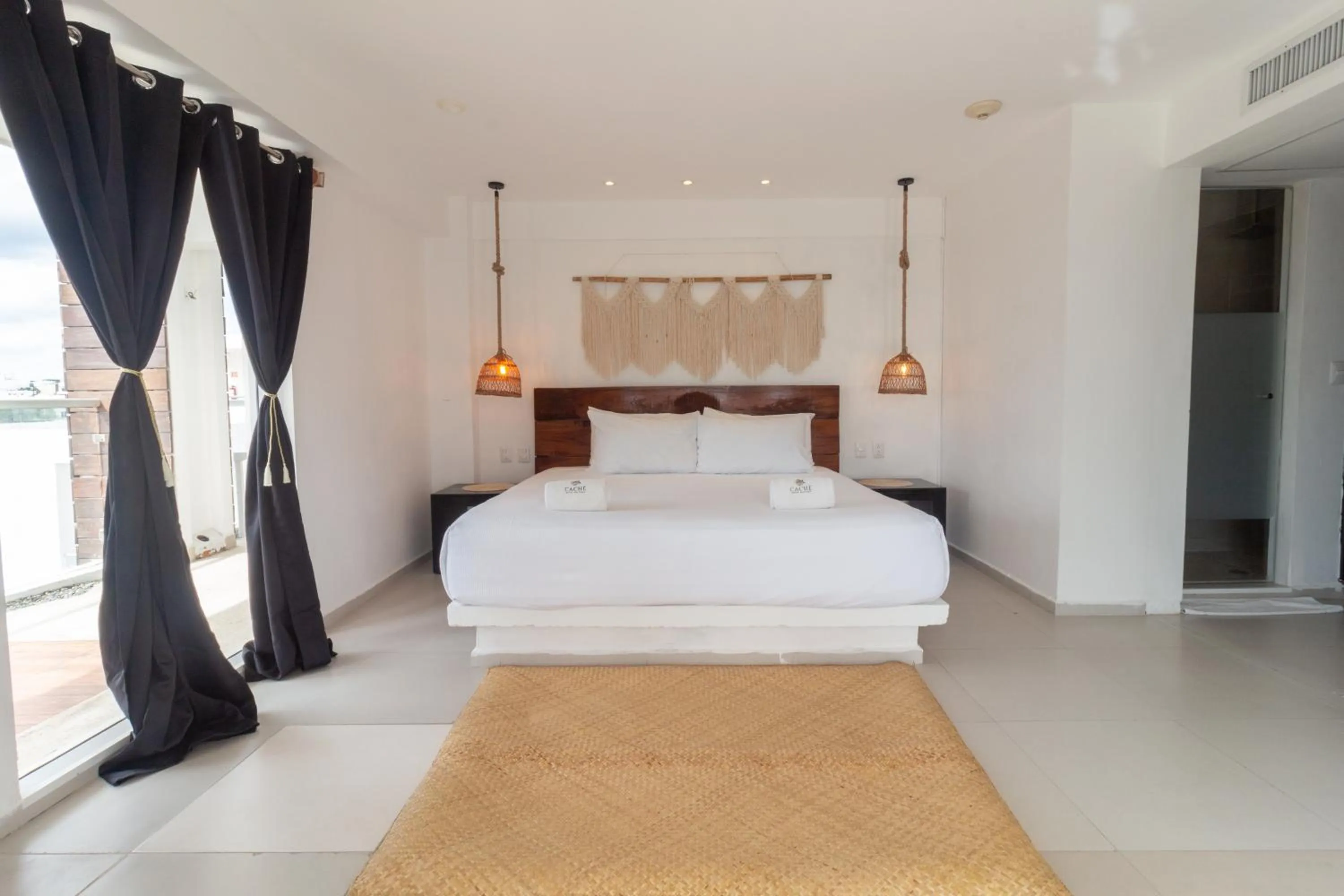 Bed in Cache Hotel Boutique - Adults Only