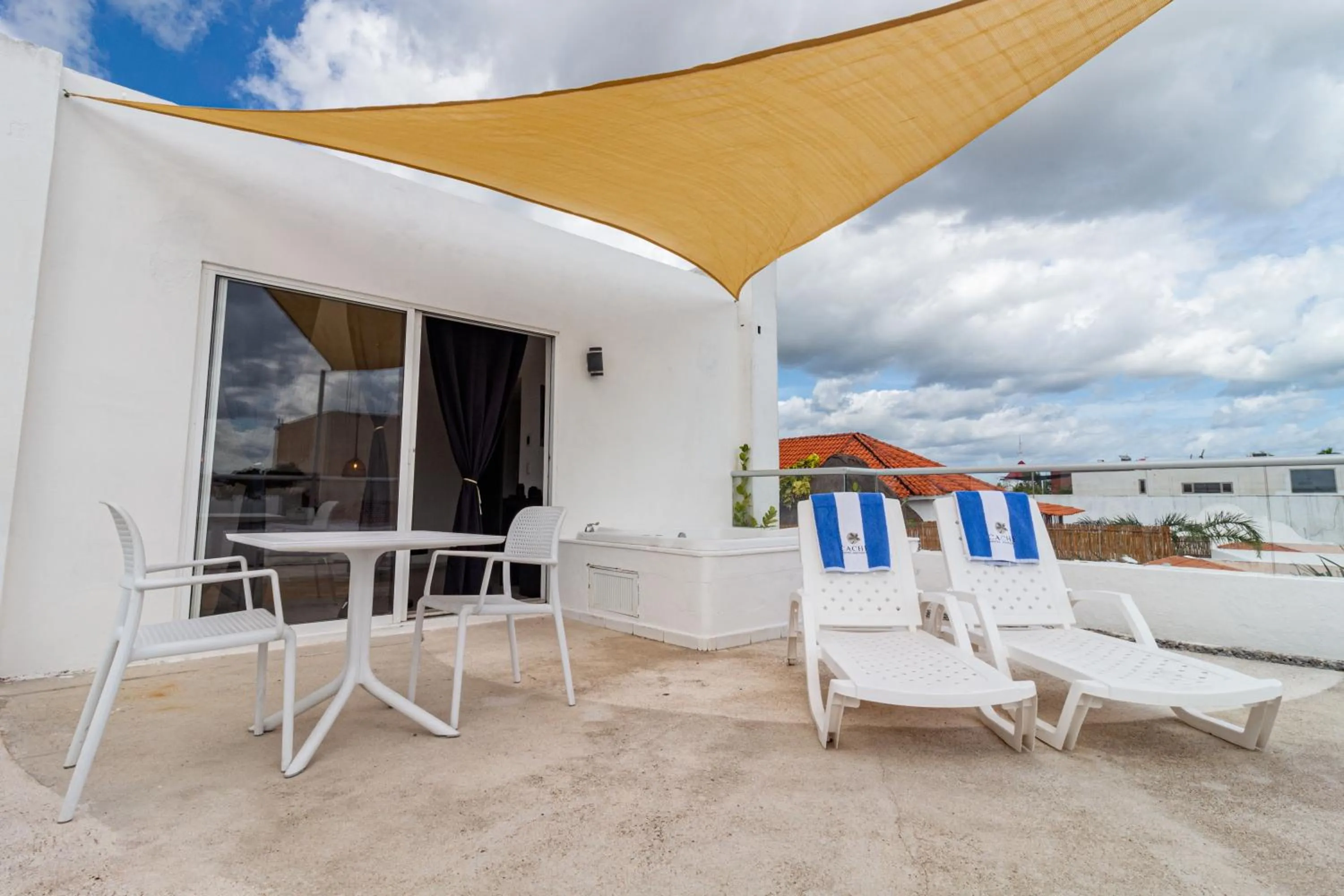 Balcony/Terrace in Cache Hotel Boutique - Adults Only