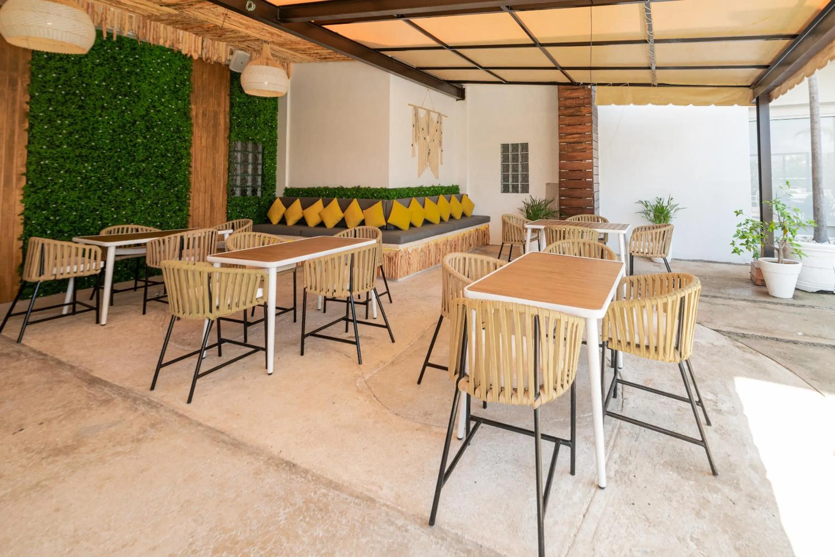 Lounge or bar in Cache Hotel Boutique - Adults Only