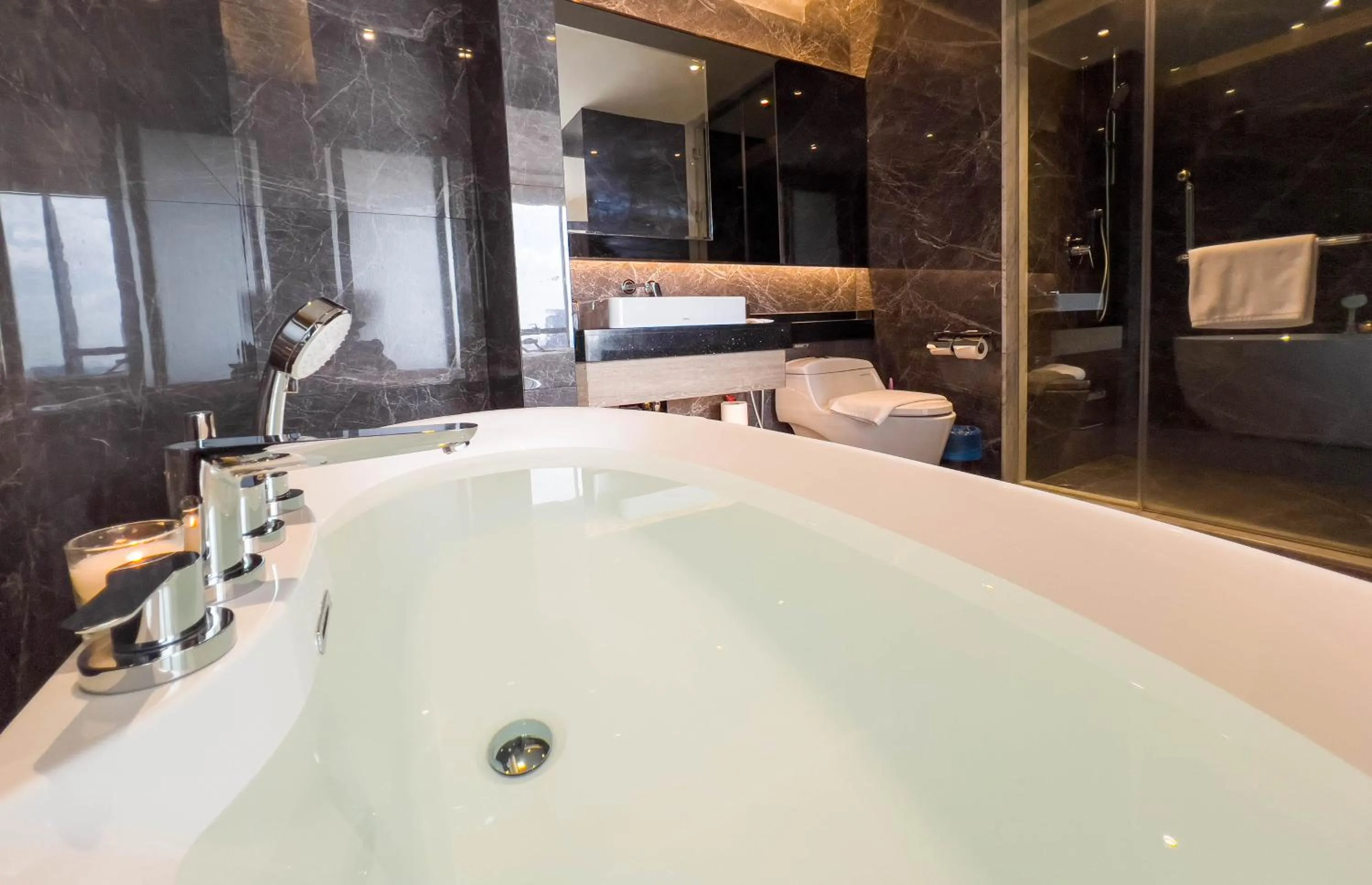 Hot Tub in Imperial KLCC Residence - KL HOME