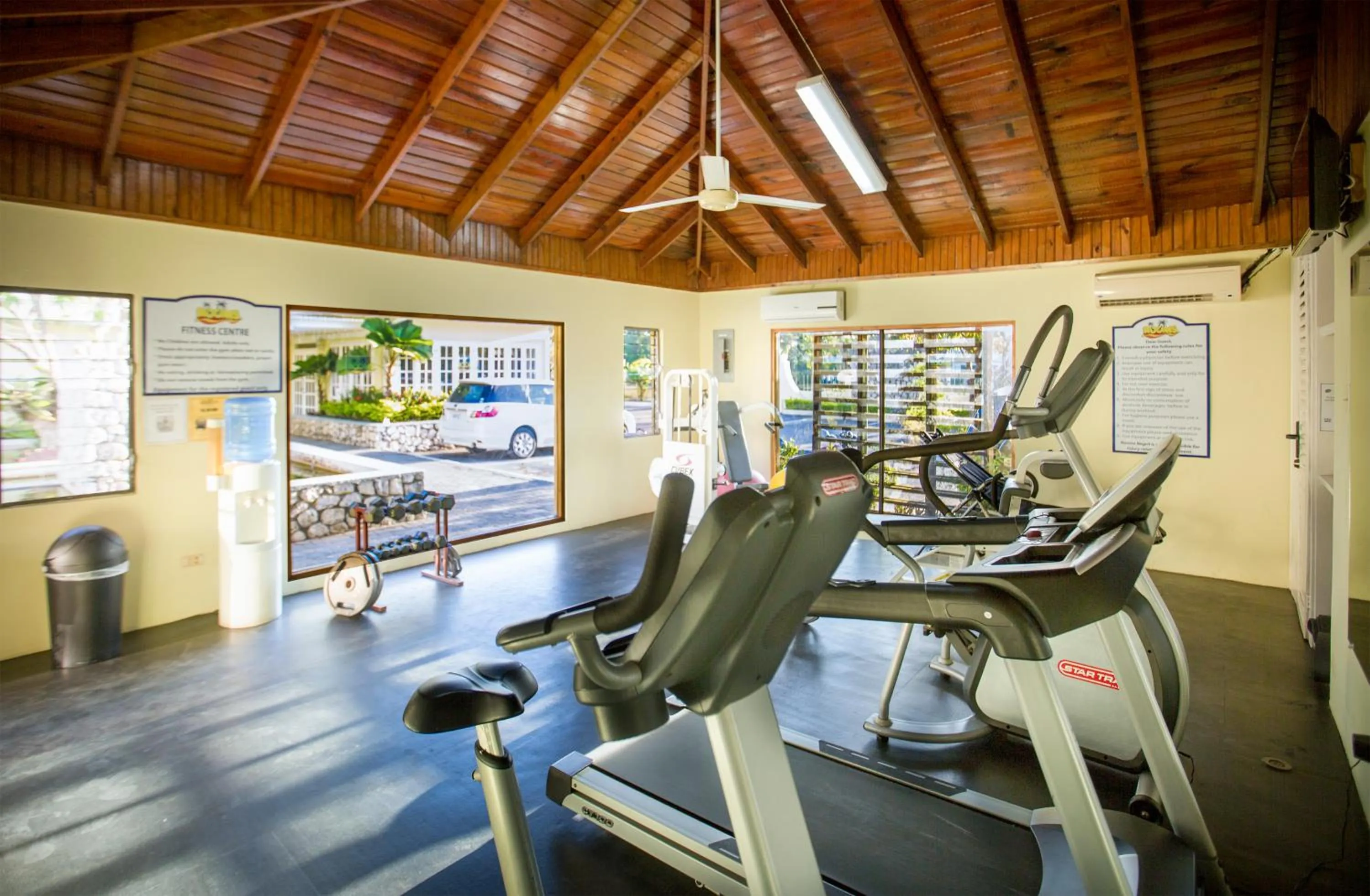 Fitness centre/facilities in Rooms On The Beach Negril