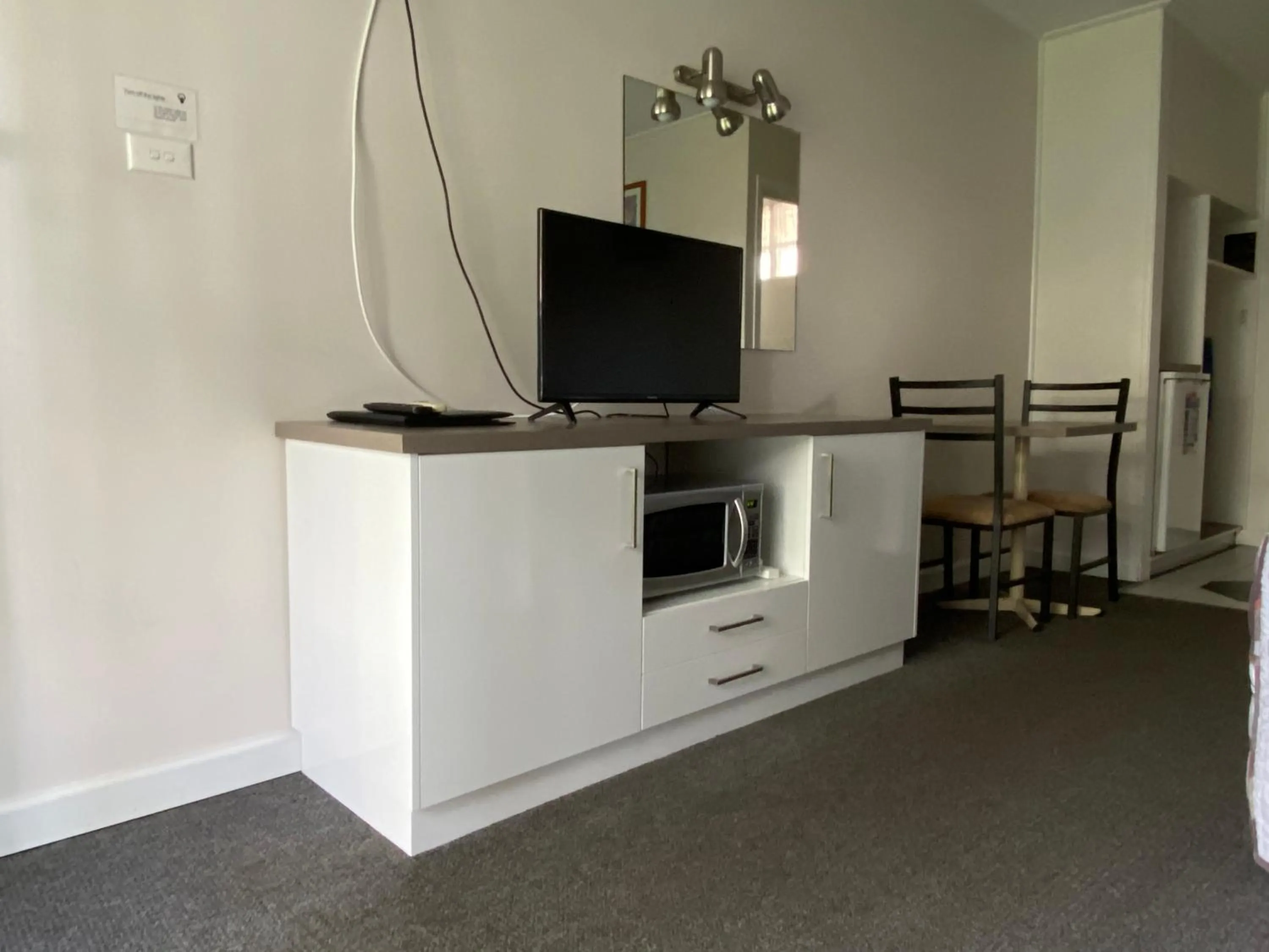 TV and multimedia in Warrina Inn Wodonga CBD