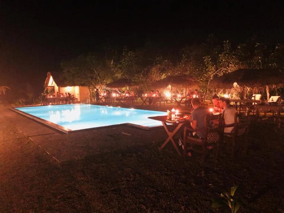 Restaurant/places to eat in Happy Man Village