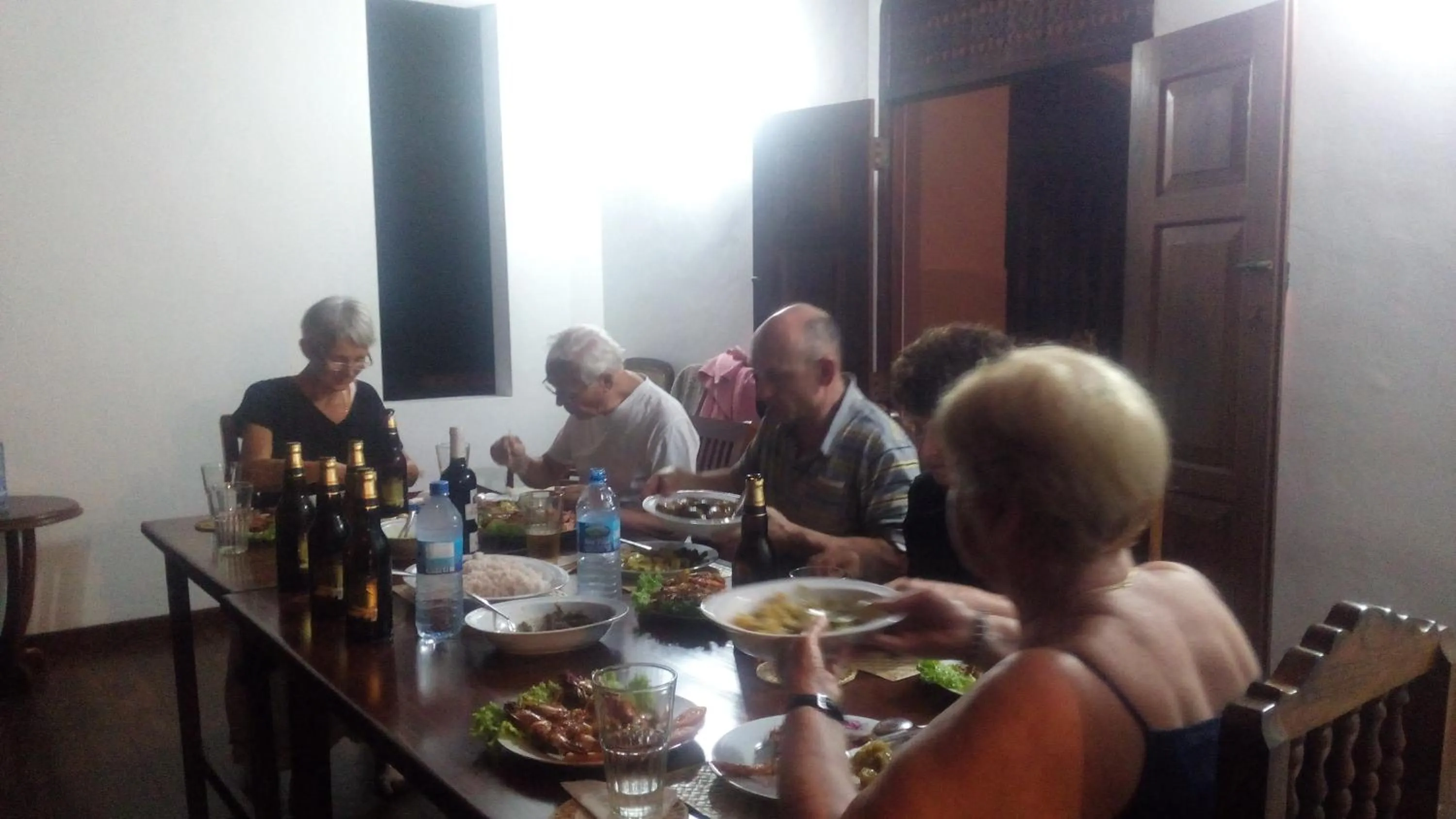 Restaurant/places to eat in Happy Man Village