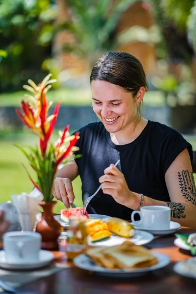 Restaurant/places to eat in Happy Man Village