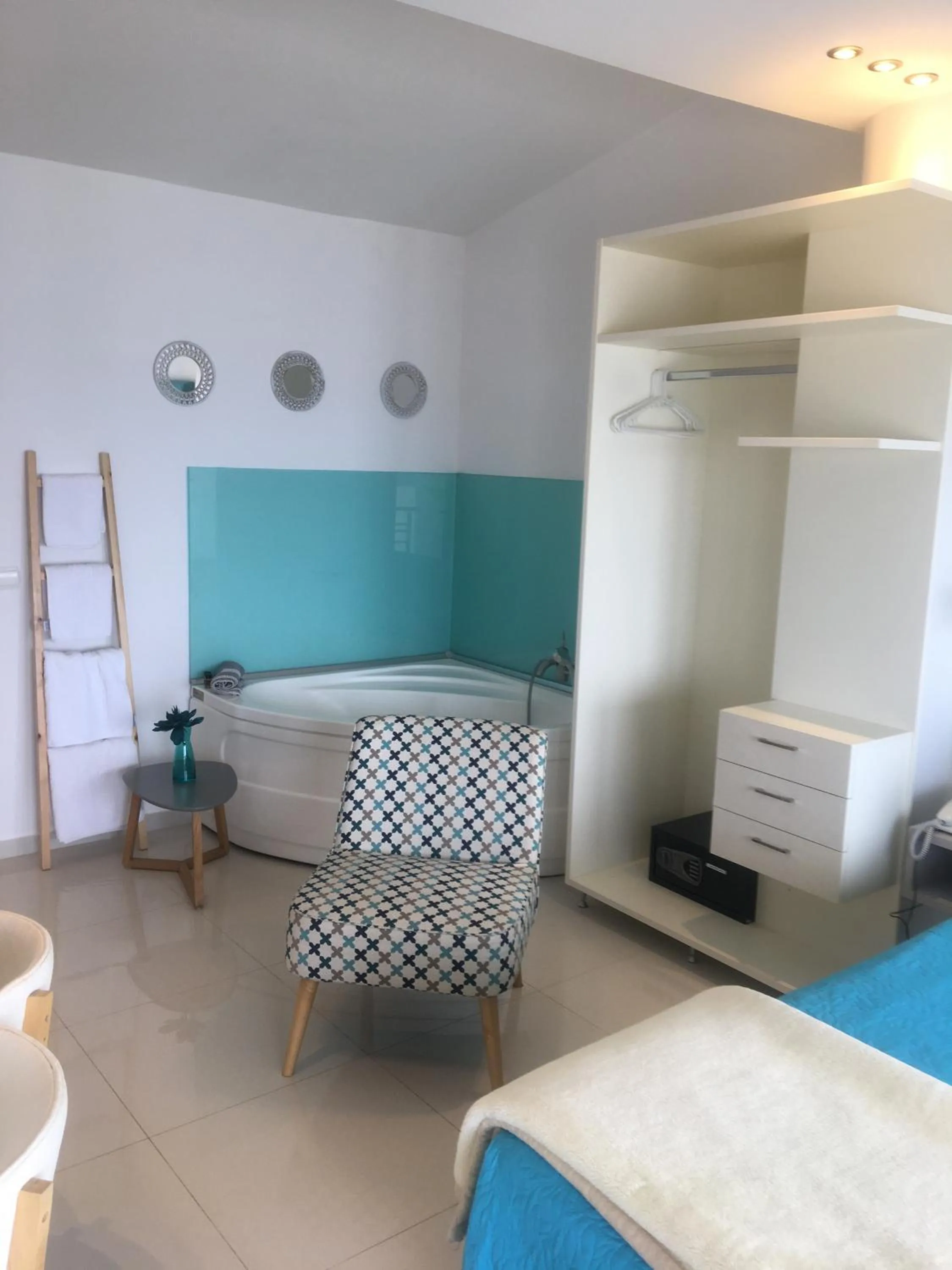 Photo of the whole room, Bed in Rethymno Hills Apartments