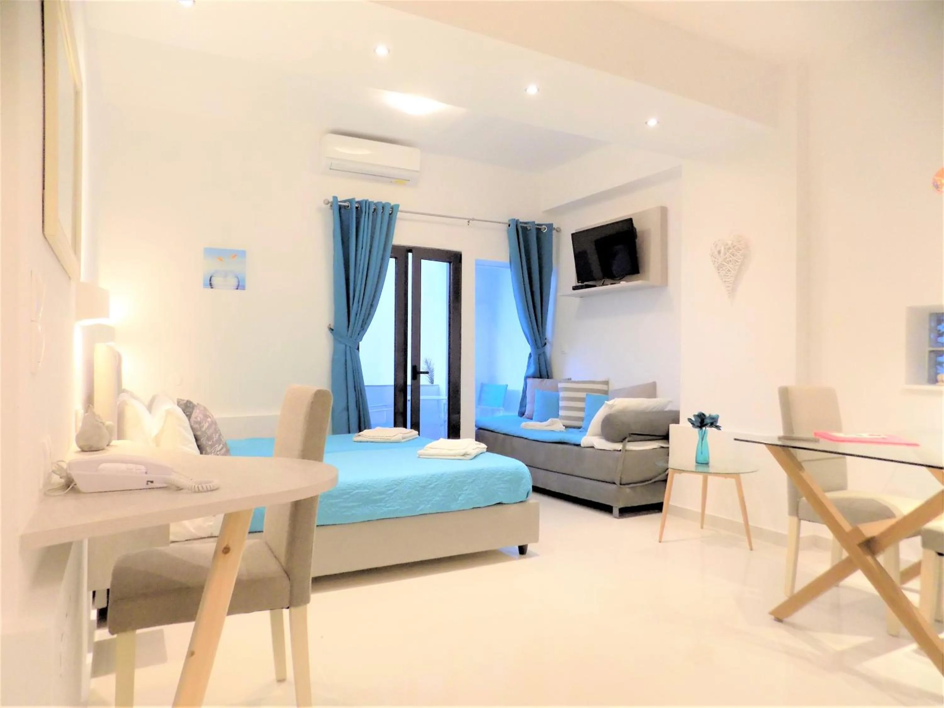 Bedroom, Bed in Rethymno Hills Apartments