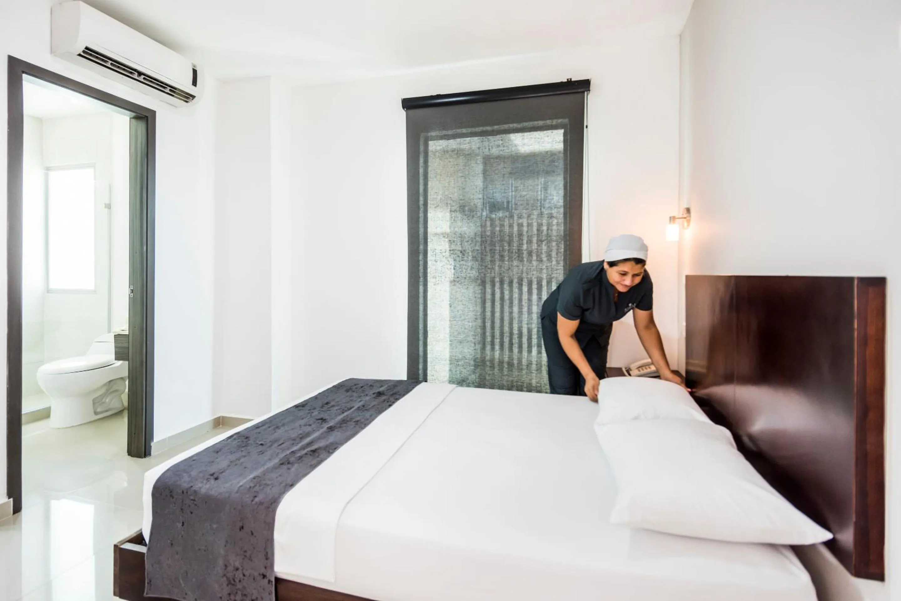 Staff, Bed in Ribai Hotels Santa Marta