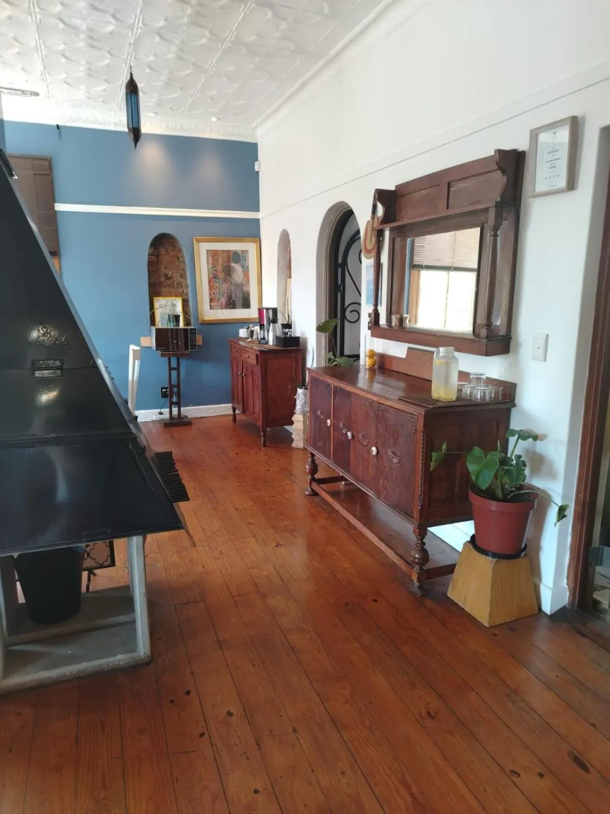 Breakfast in 84 on Fourth Guest House