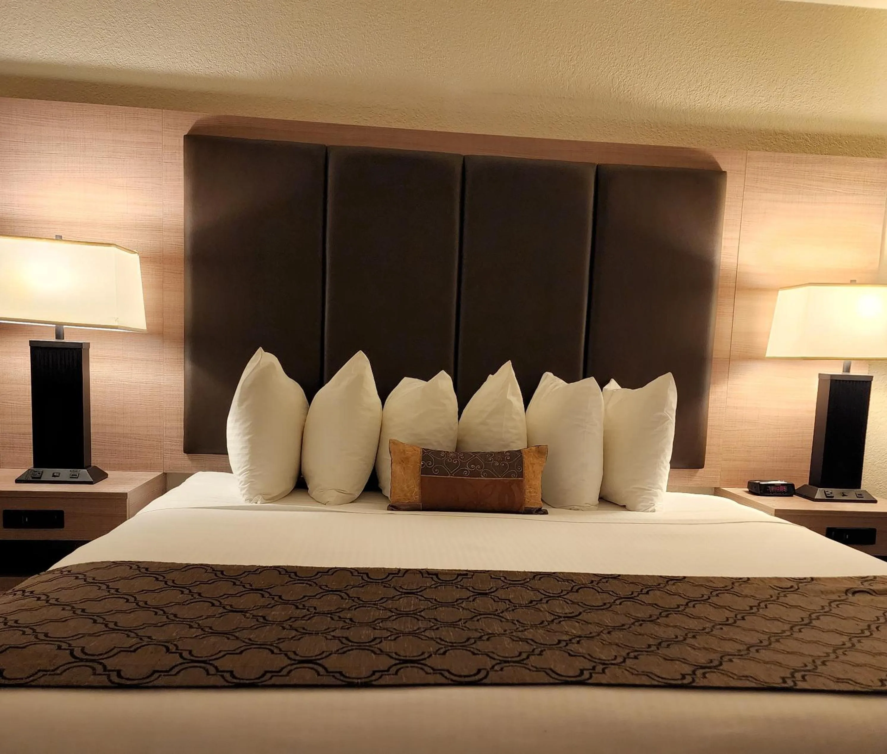 Bed in Gold Circle Inn