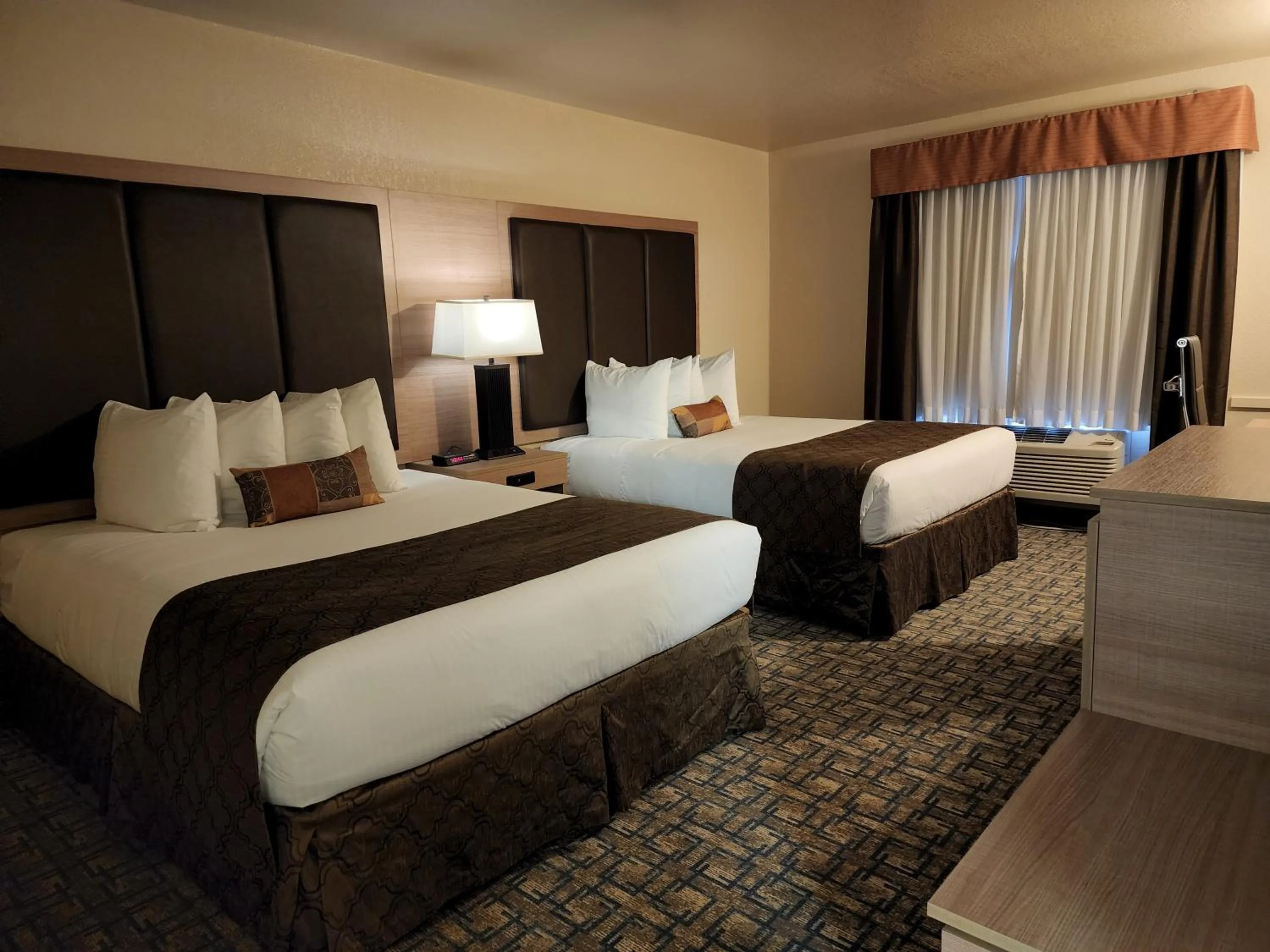 Bed in Gold Circle Inn